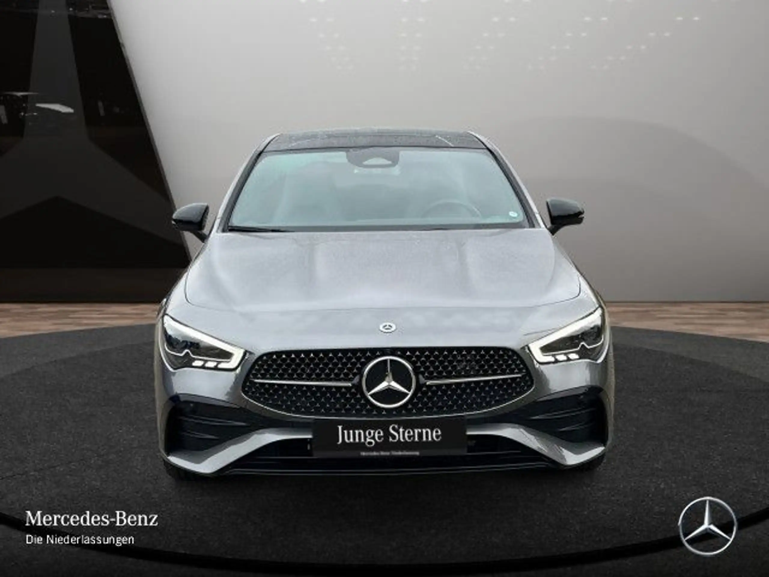 Mercedes-Benz - CLA 250