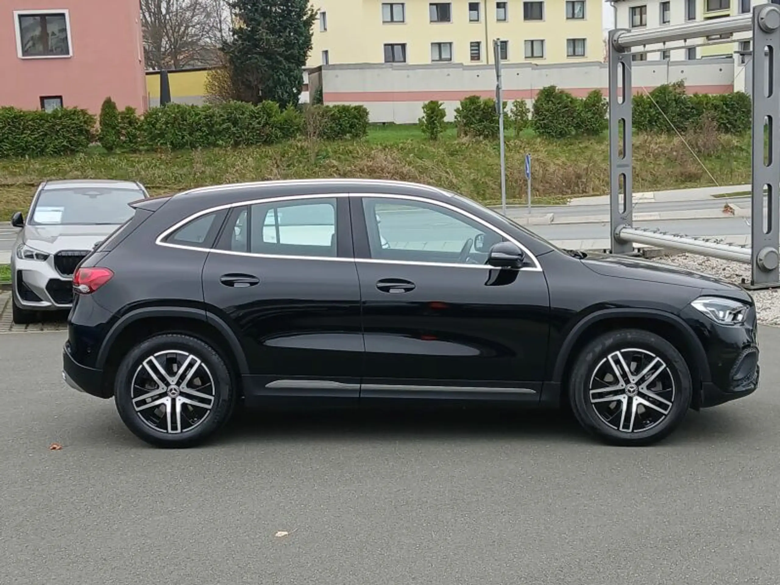 Mercedes-Benz - GLA 220