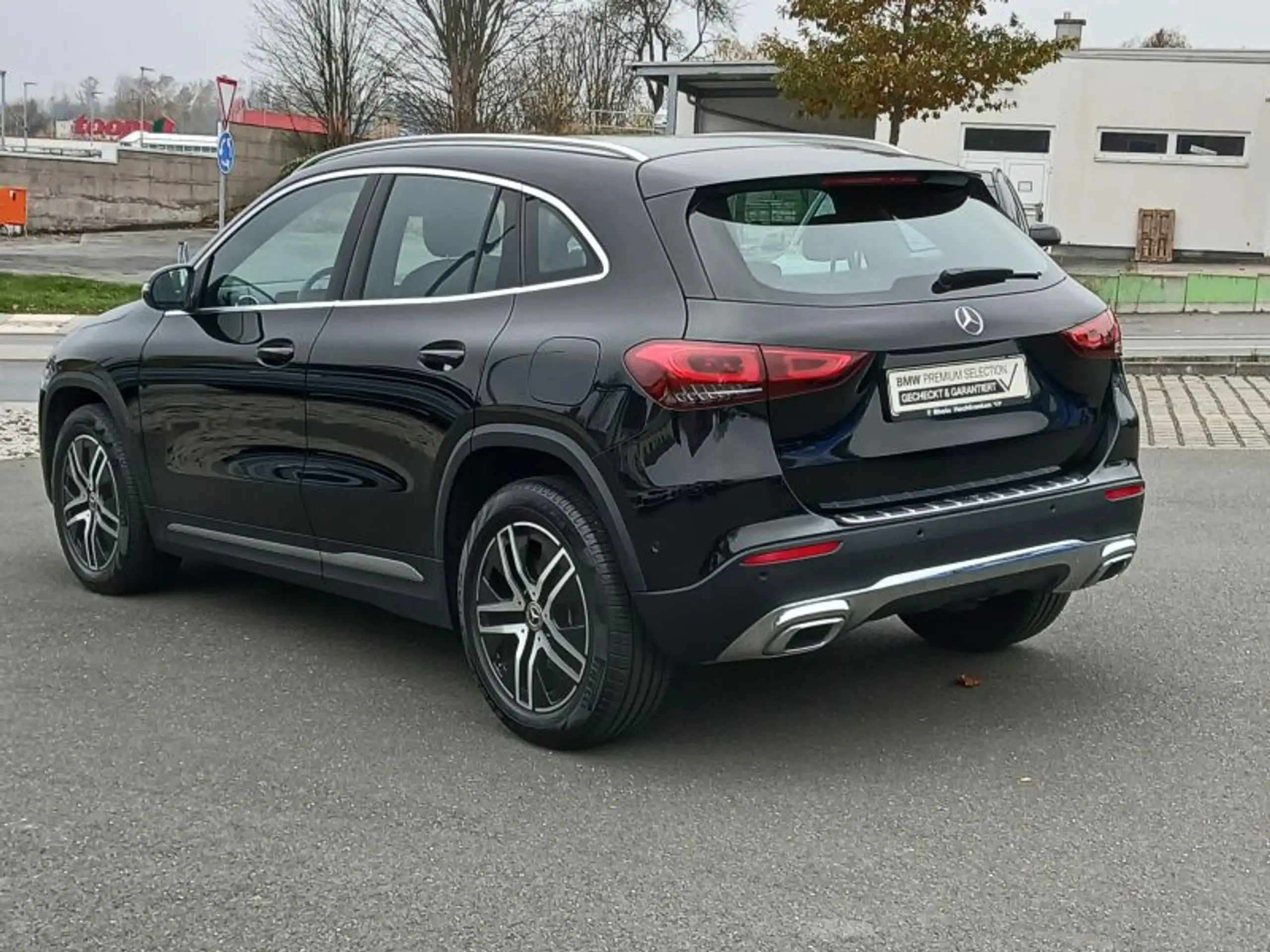 Mercedes-Benz - GLA 220