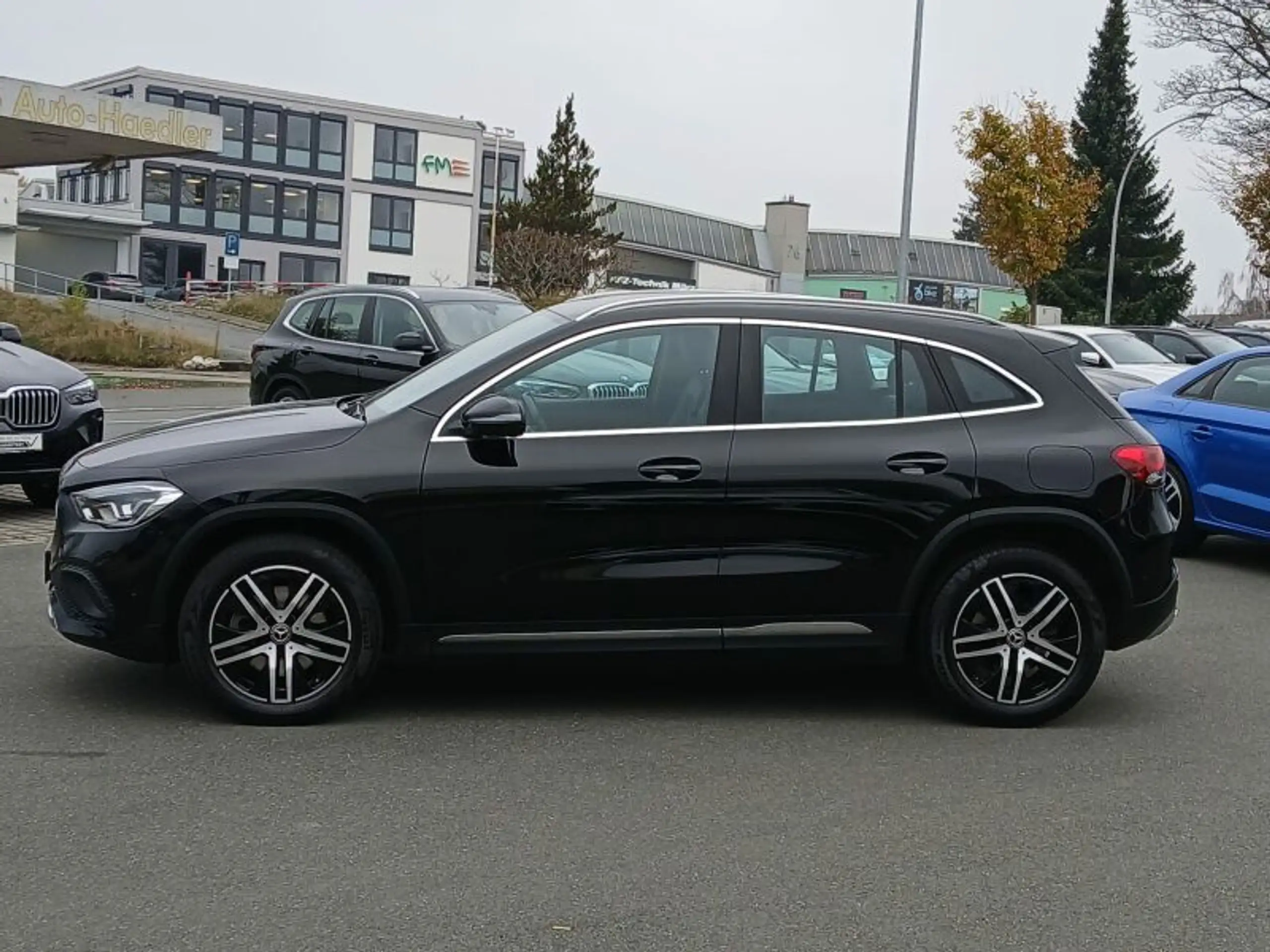 Mercedes-Benz - GLA 220