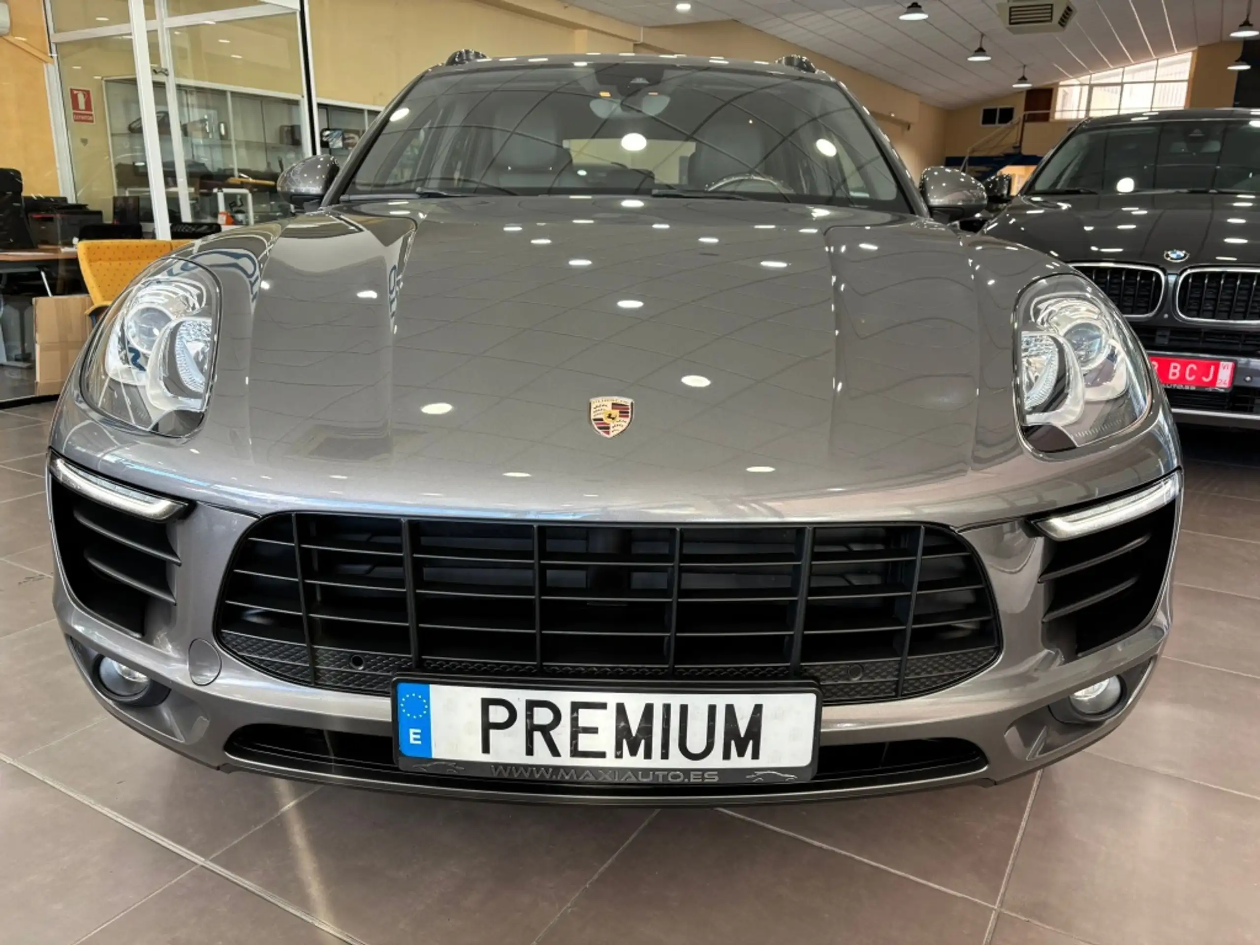 Porsche - Macan