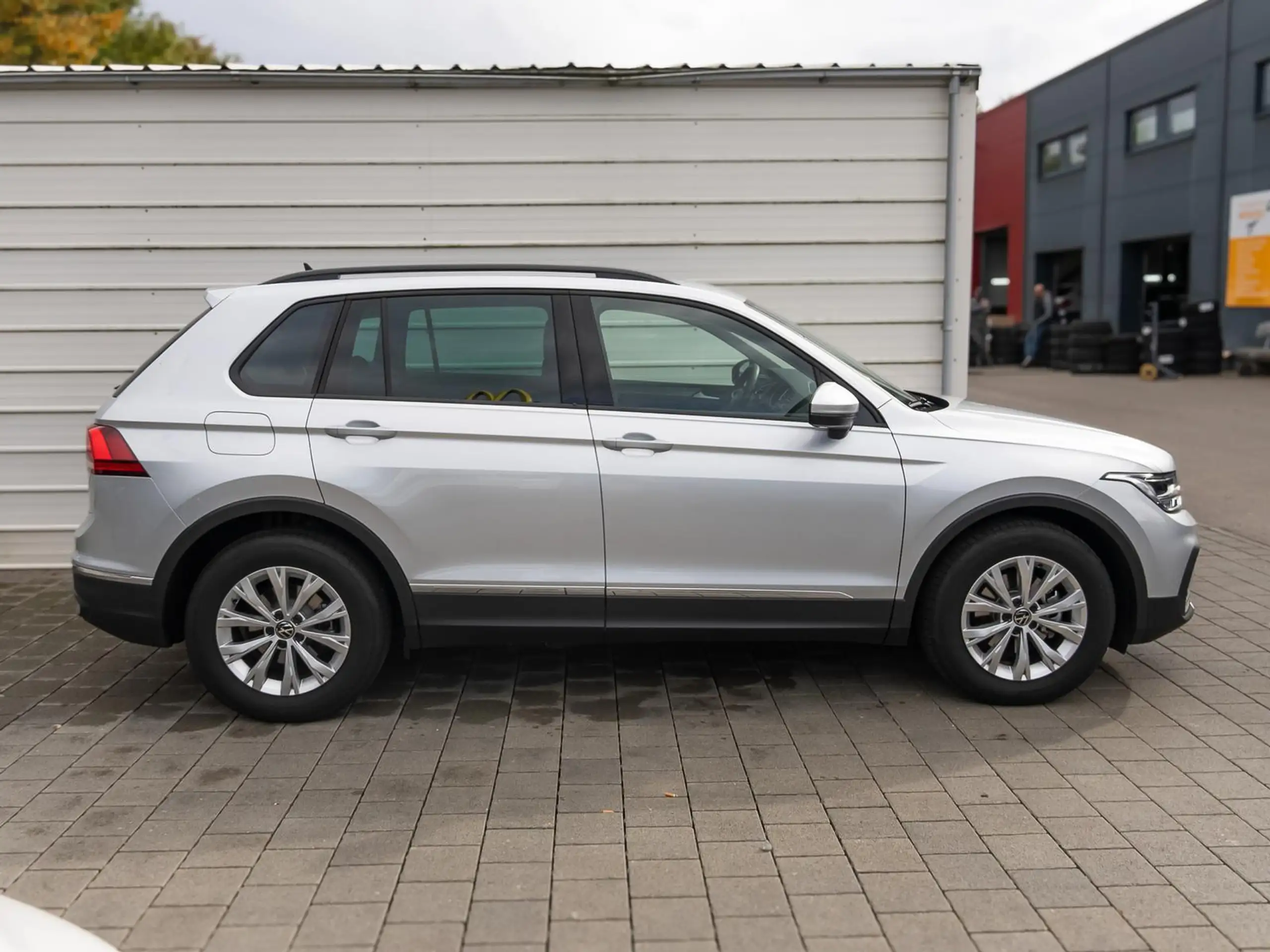 Volkswagen - Tiguan