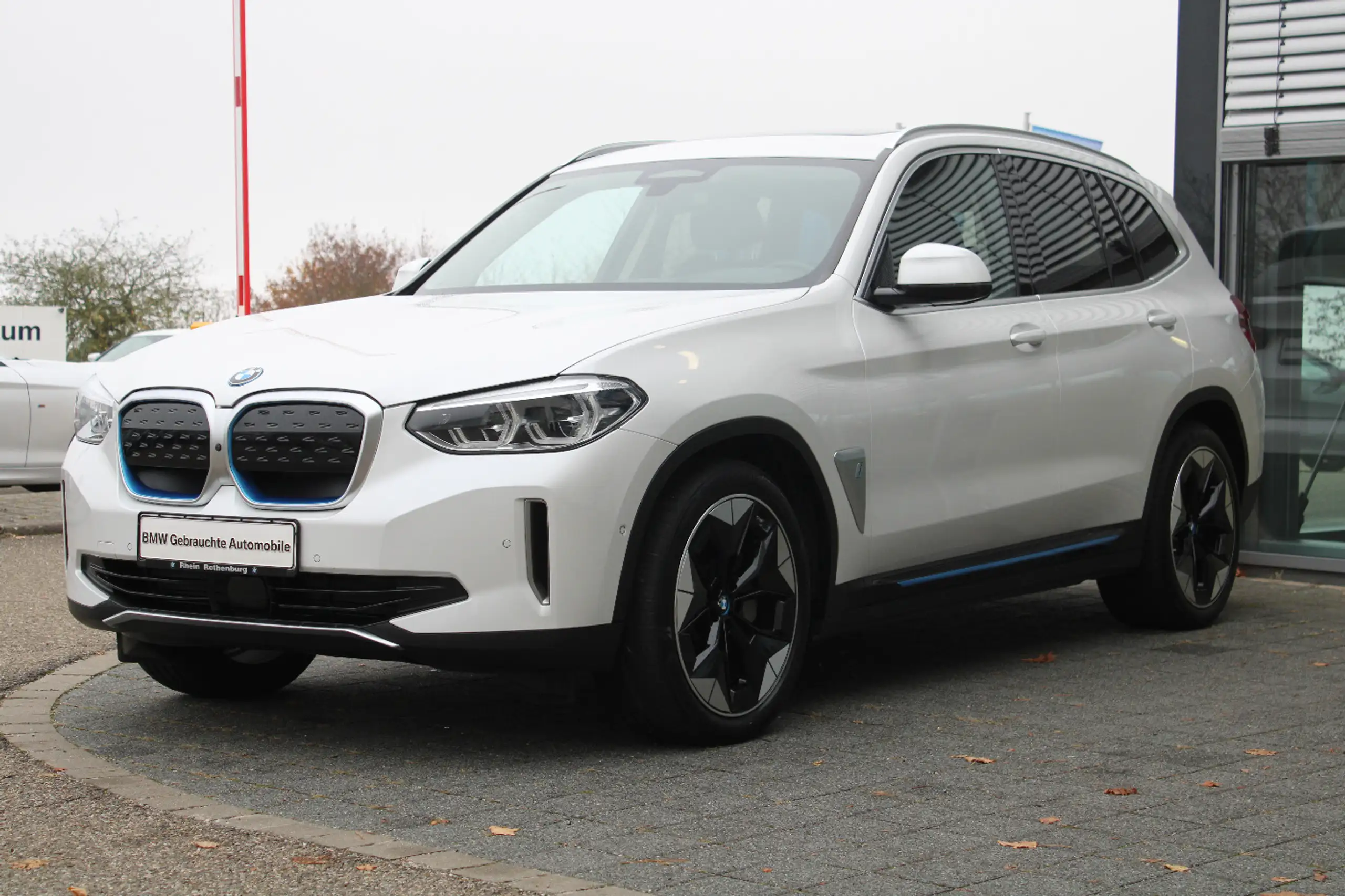 BMW - iX3