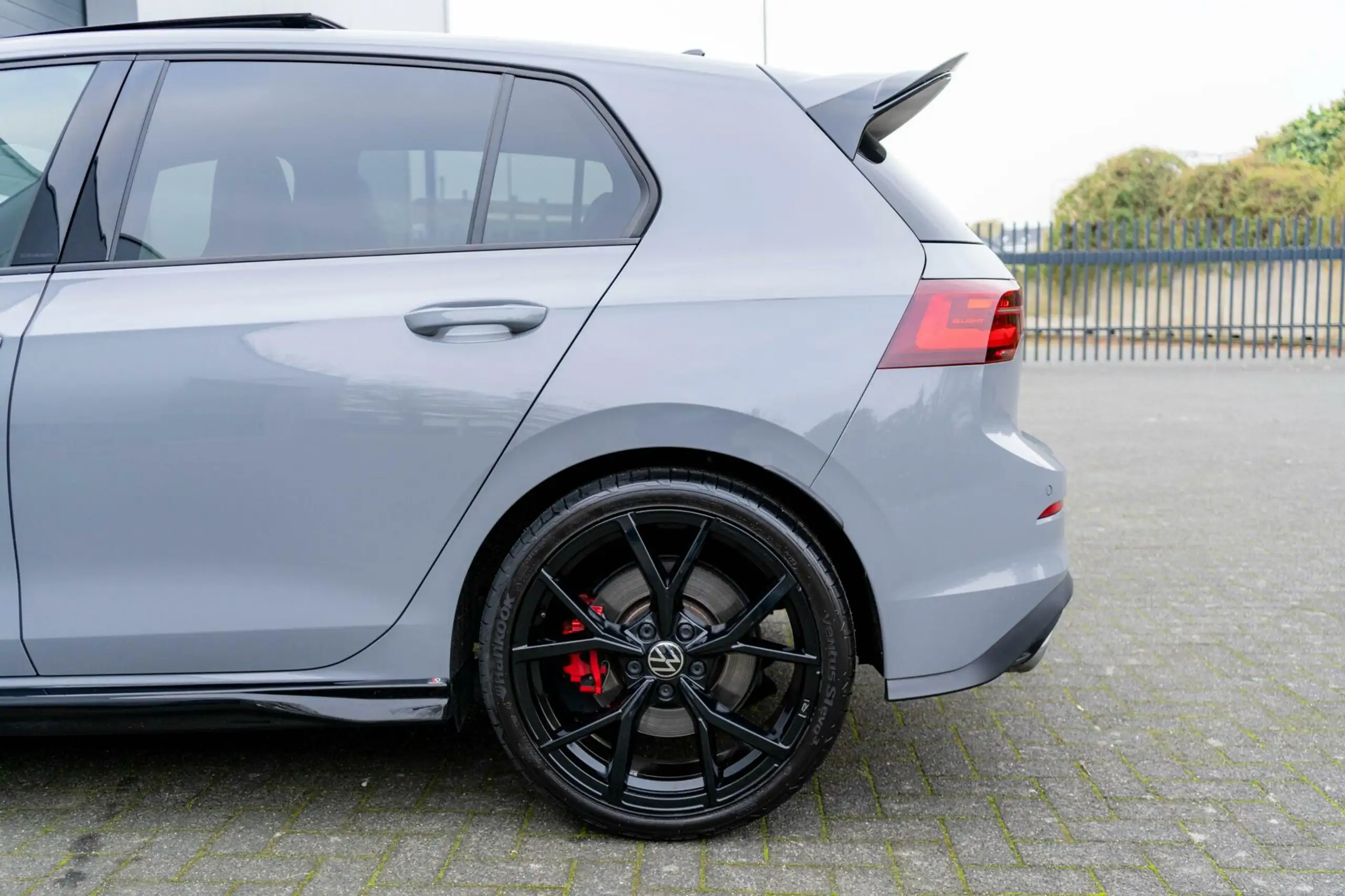 Volkswagen - Golf GTI