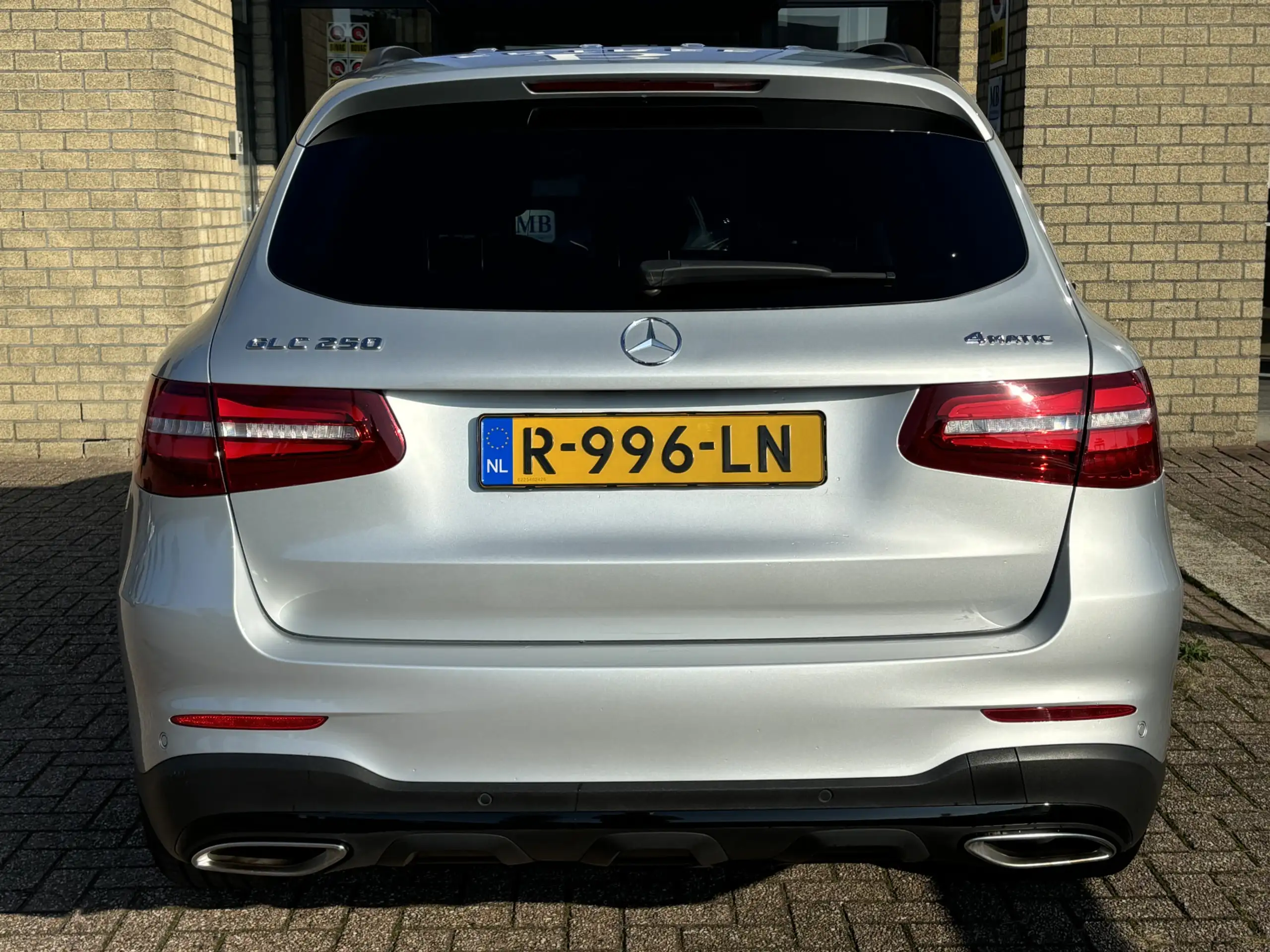 Mercedes-Benz - GLC 250