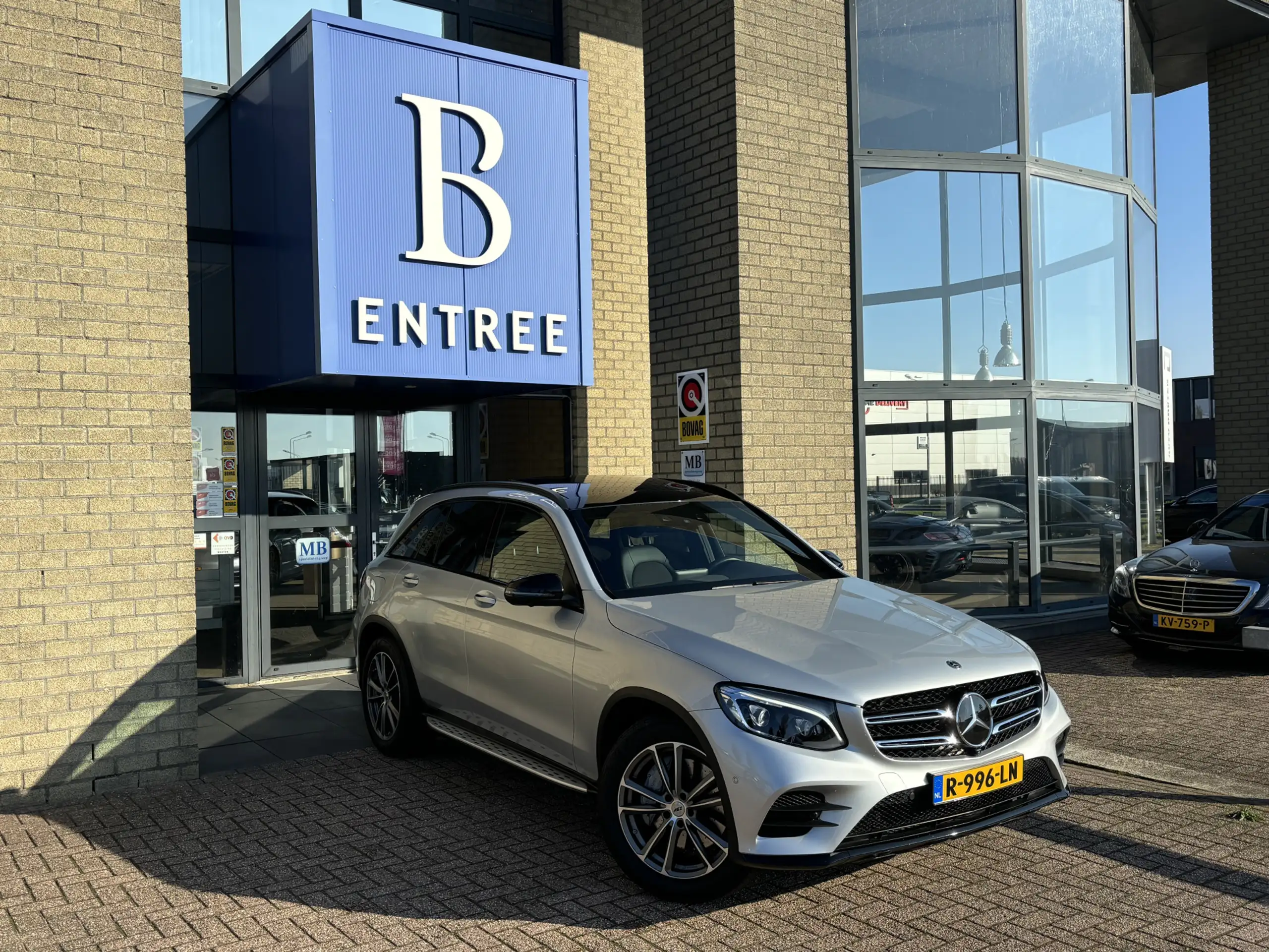 Mercedes-Benz - GLC 250