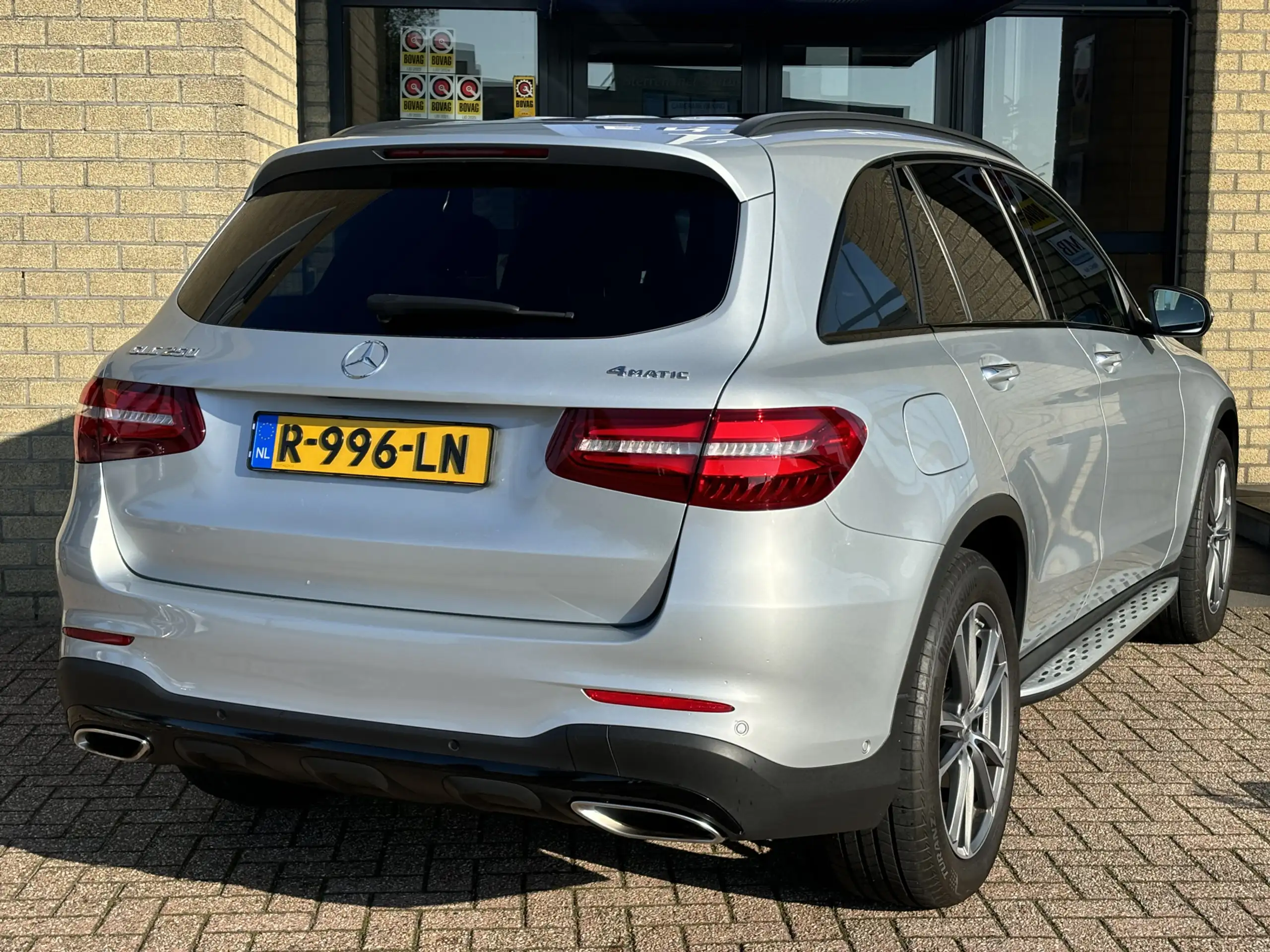 Mercedes-Benz - GLC 250