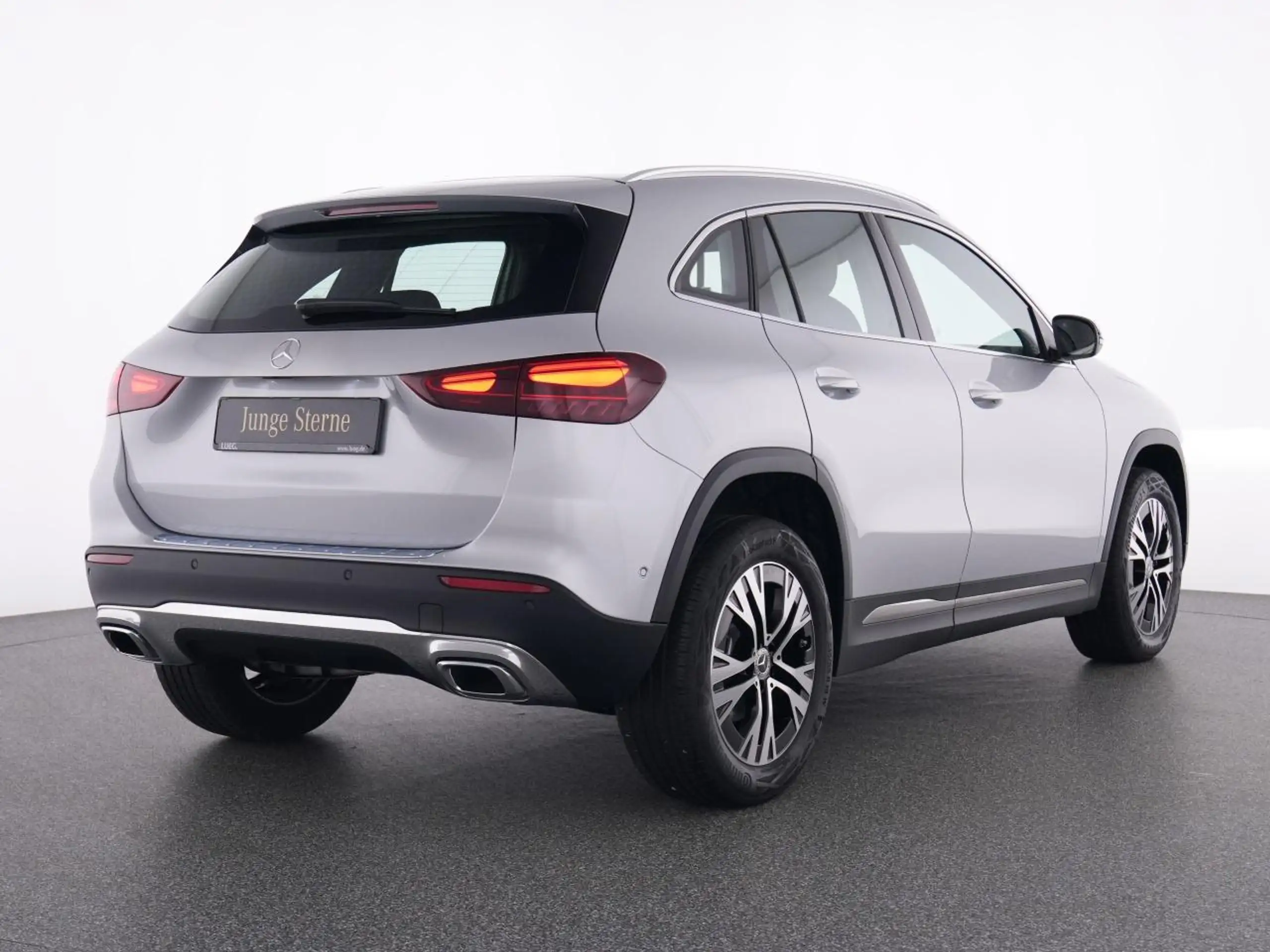 Mercedes-Benz - GLA 200