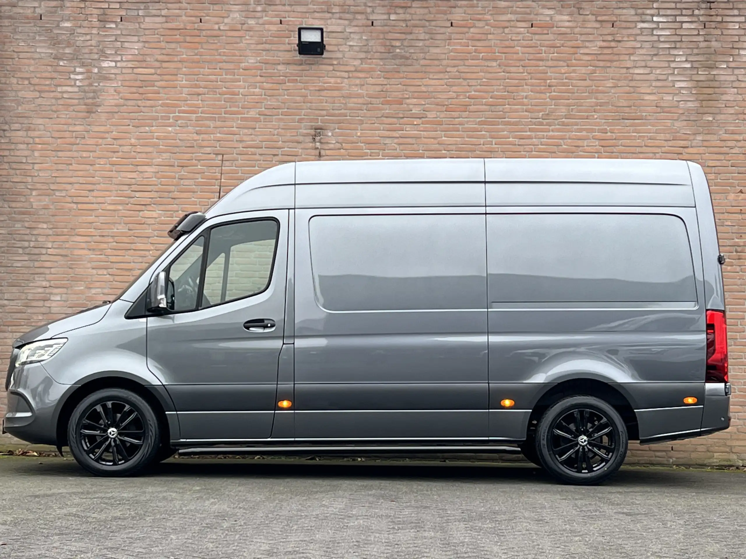 Mercedes-Benz - Sprinter