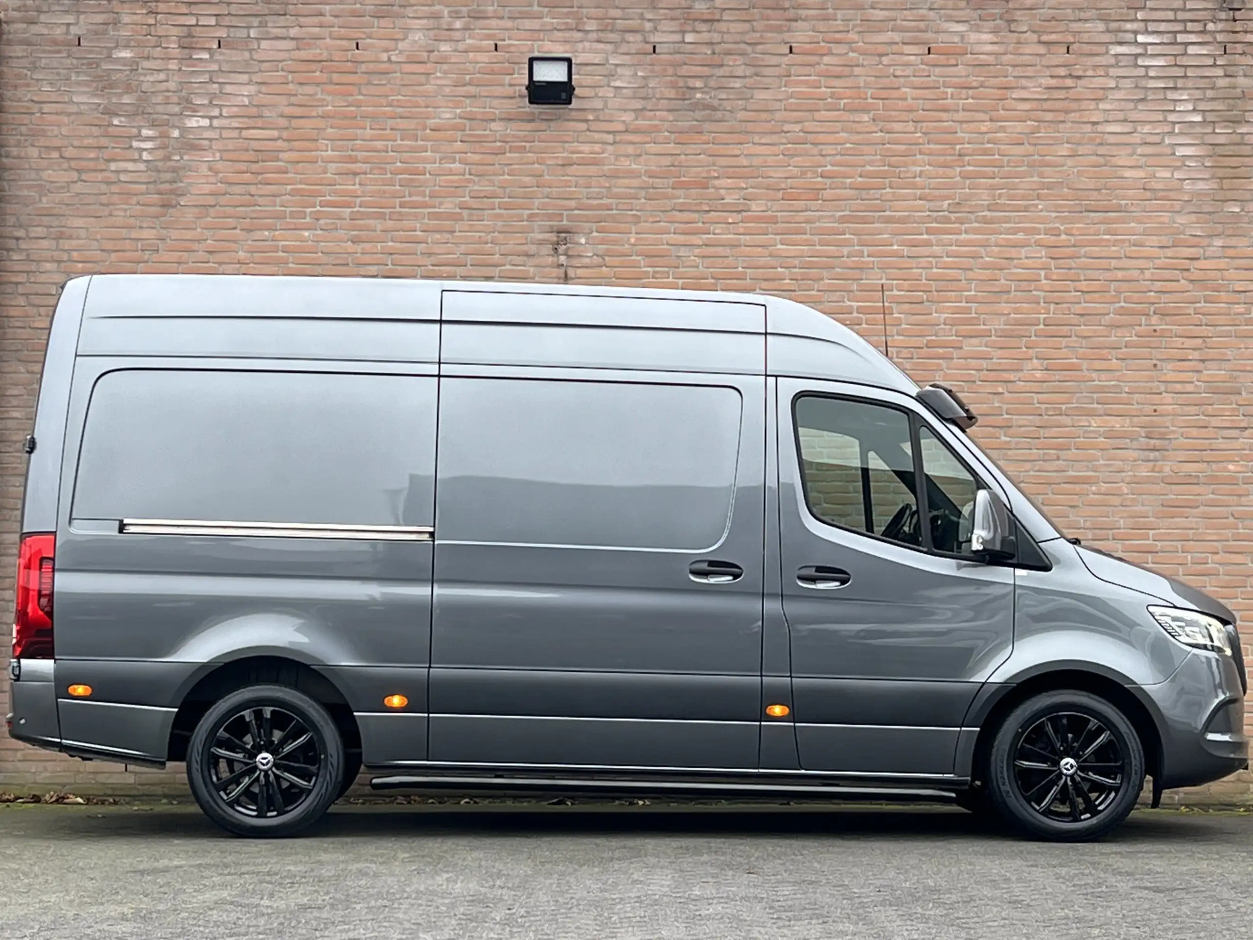 Mercedes-Benz - Sprinter