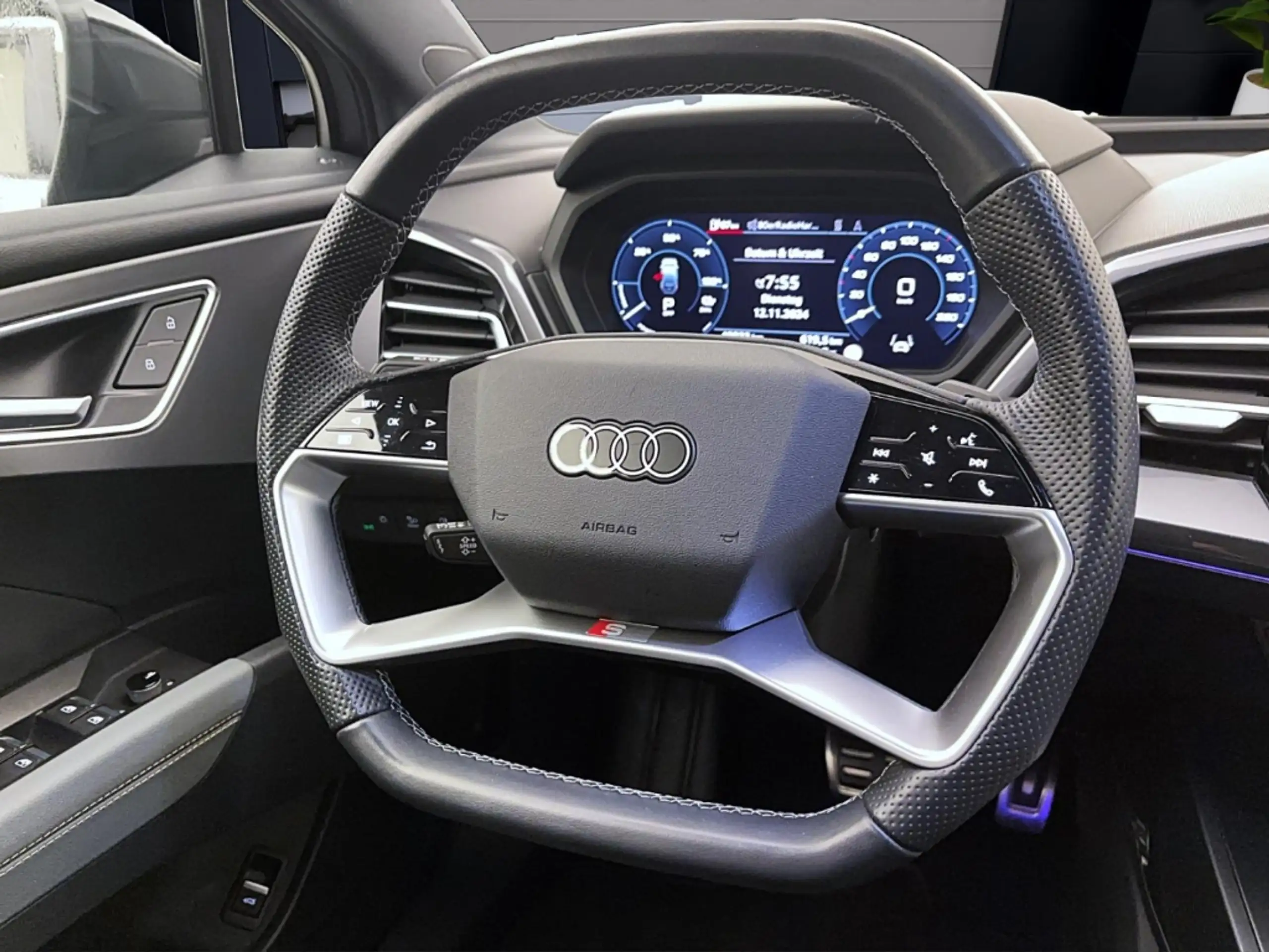 Audi - Q4 e-tron