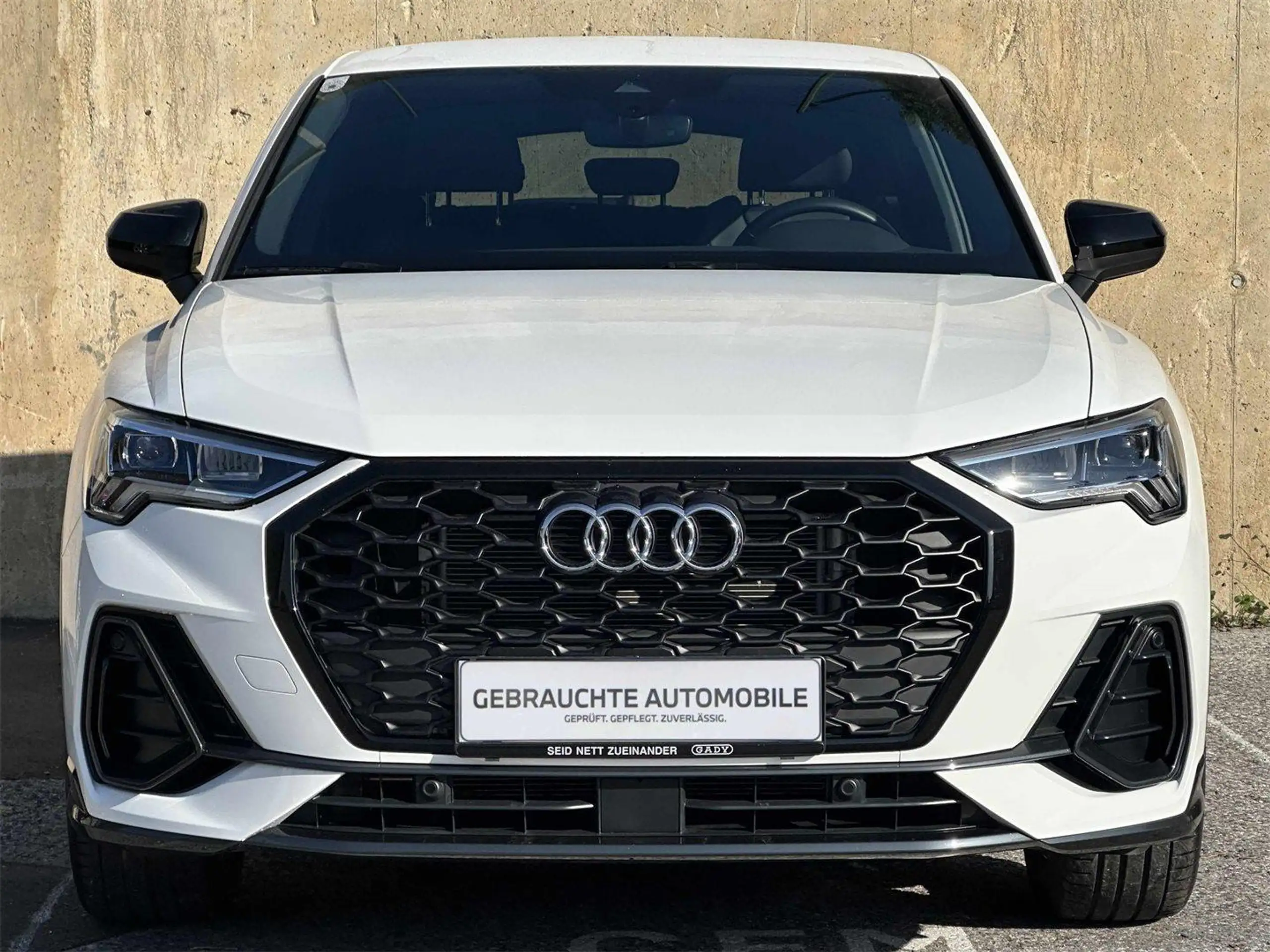 Audi - Q3