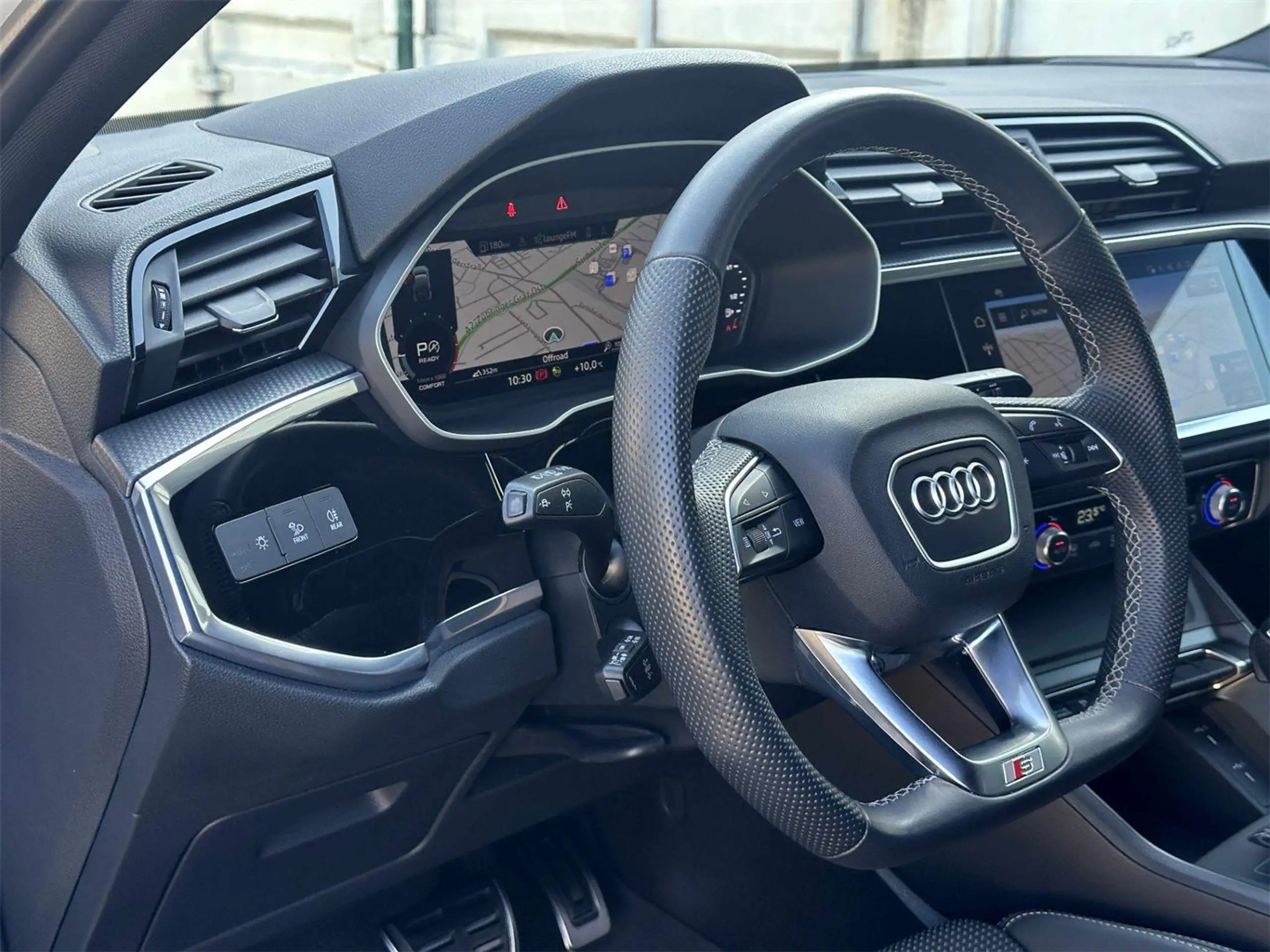 Audi - Q3