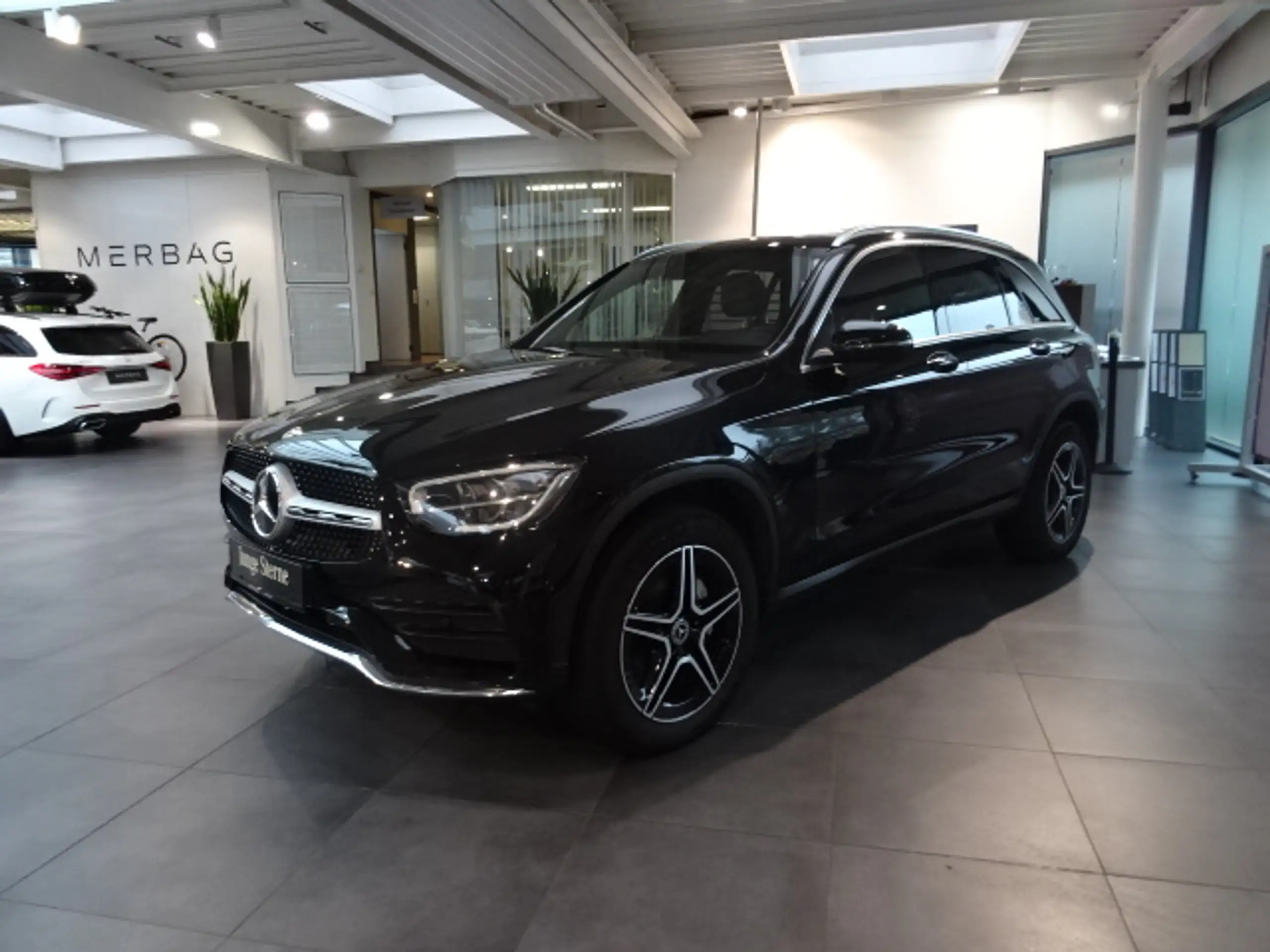 Mercedes-Benz - GLC 300