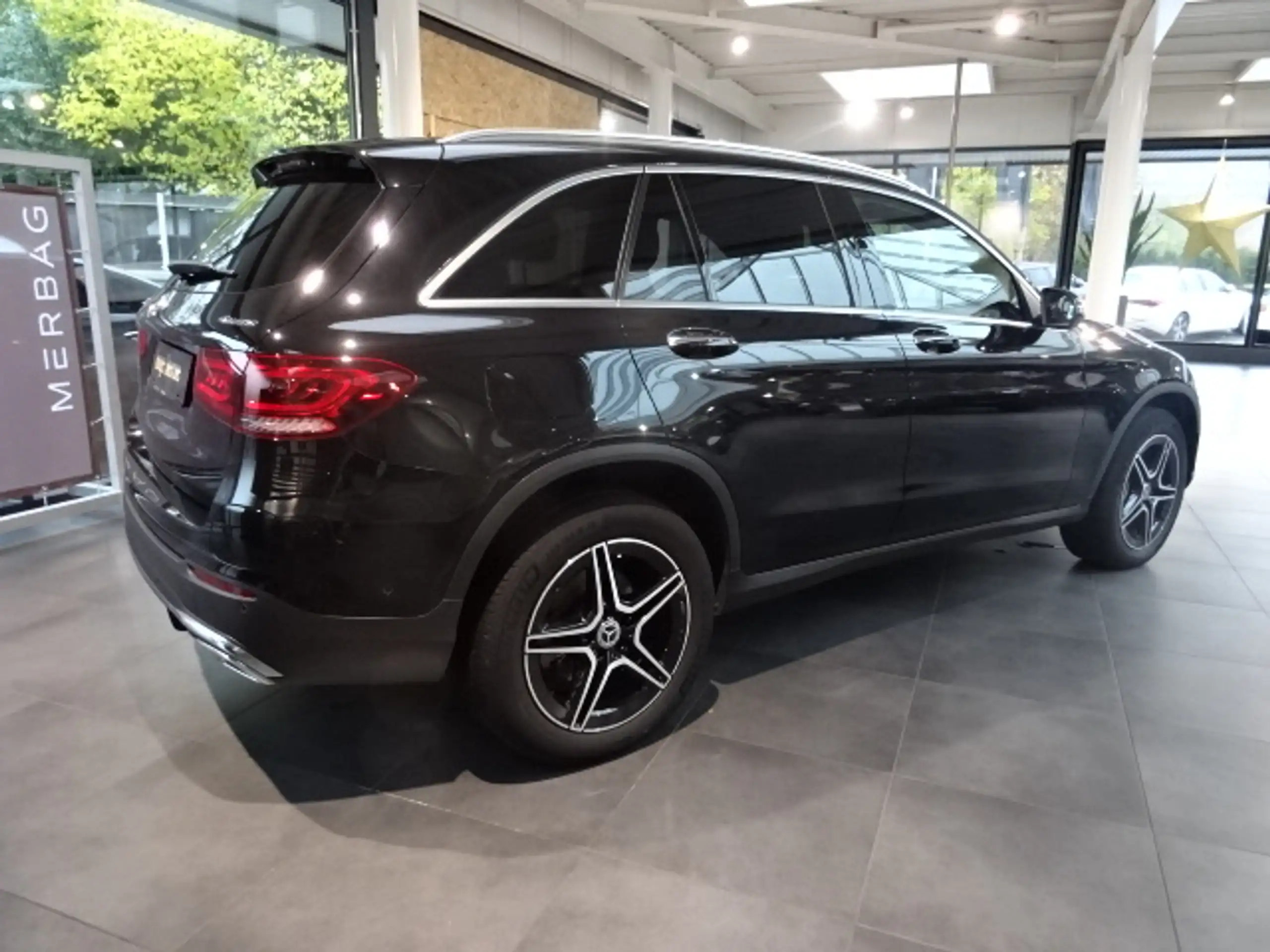 Mercedes-Benz - GLC 300