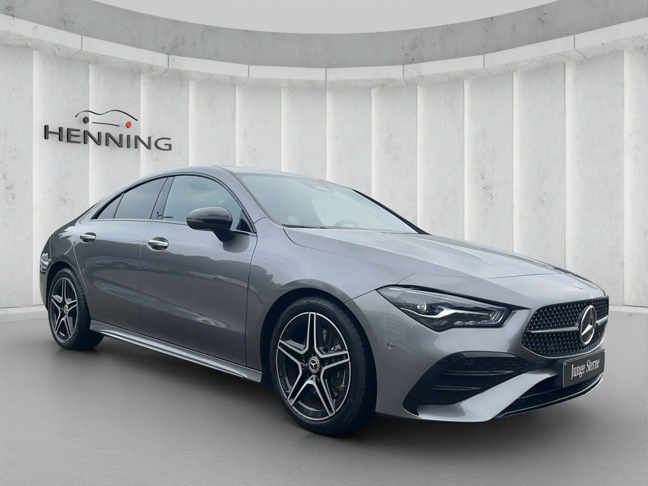 Mercedes-Benz - CLA 200