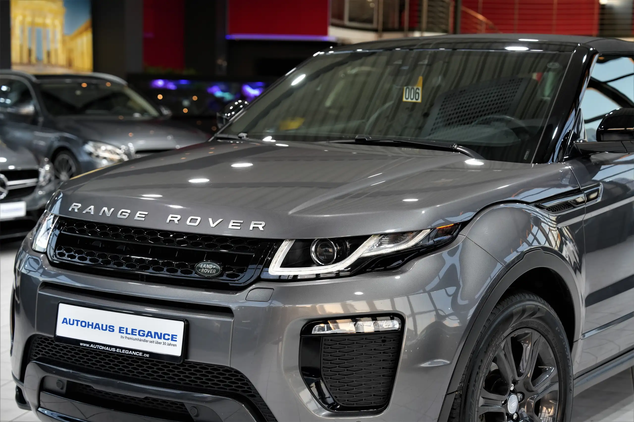 Land Rover - Range Rover Evoque