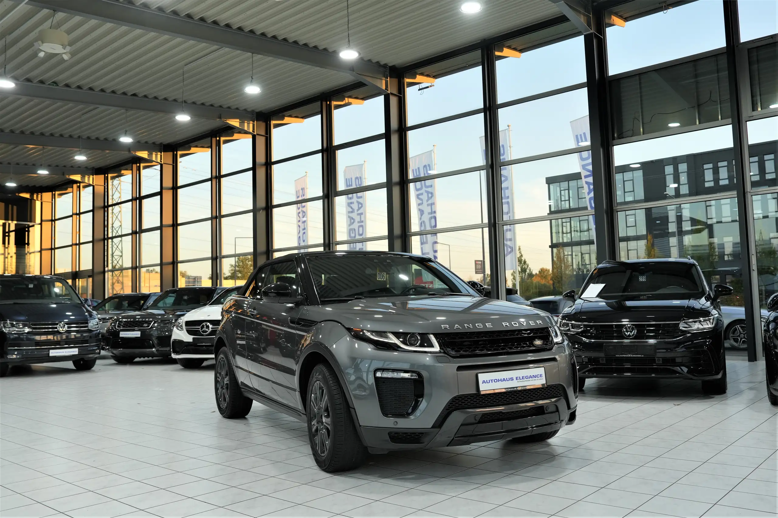 Land Rover - Range Rover Evoque