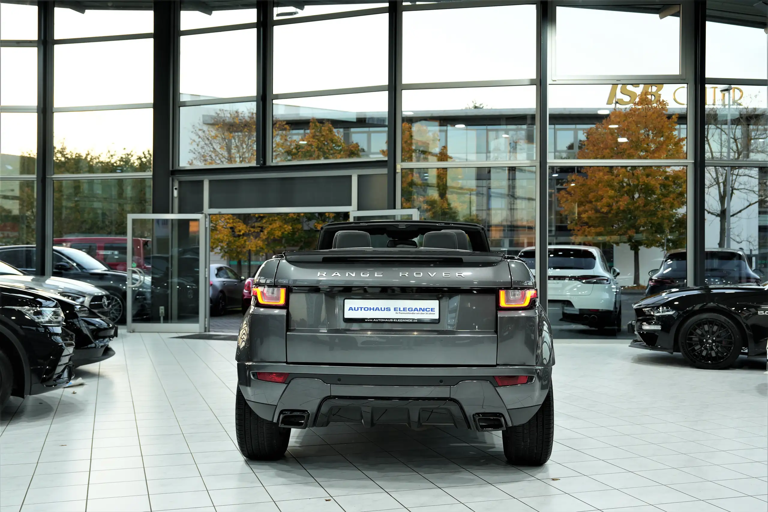 Land Rover - Range Rover Evoque