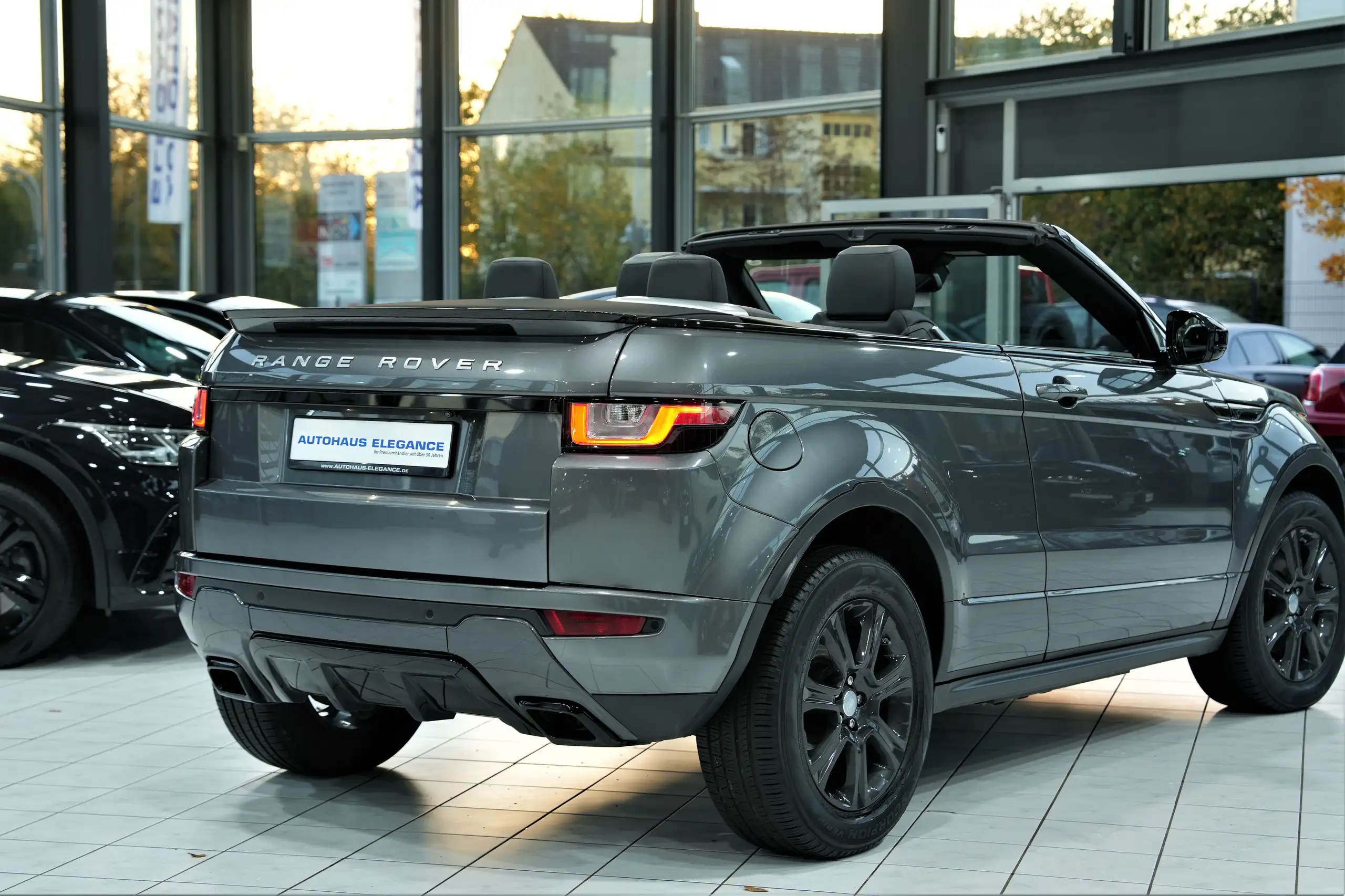 Land Rover - Range Rover Evoque