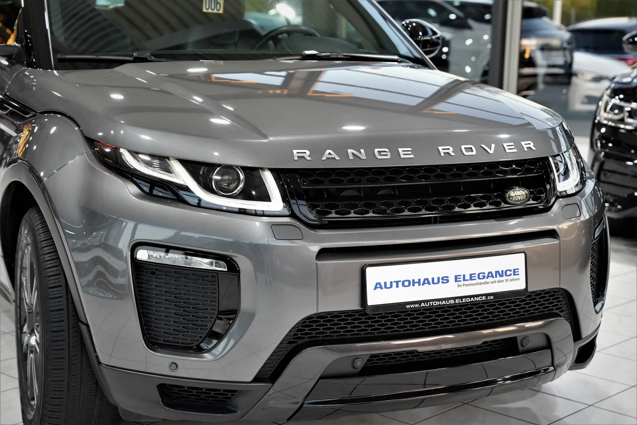 Land Rover - Range Rover Evoque