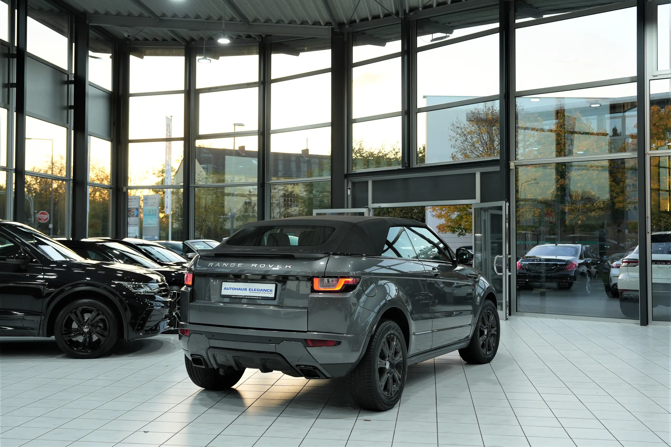 Land Rover - Range Rover Evoque