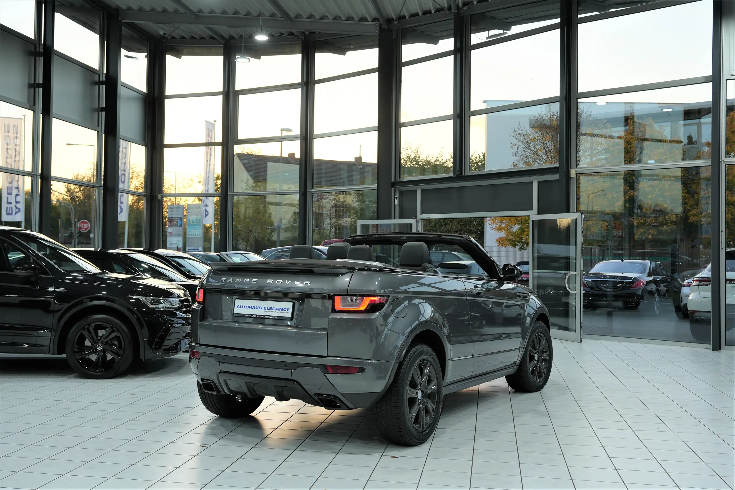 Land Rover - Range Rover Evoque