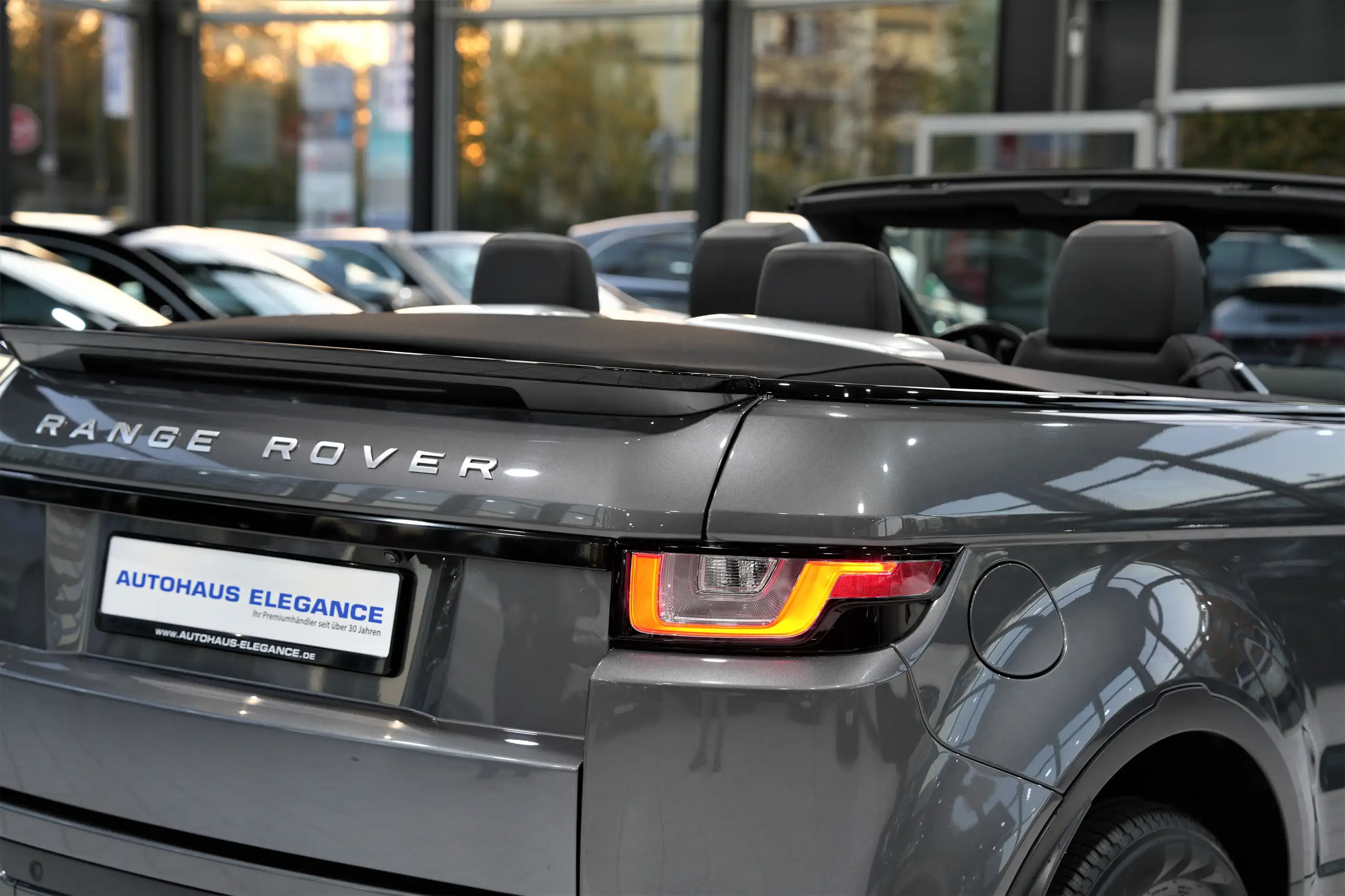 Land Rover - Range Rover Evoque