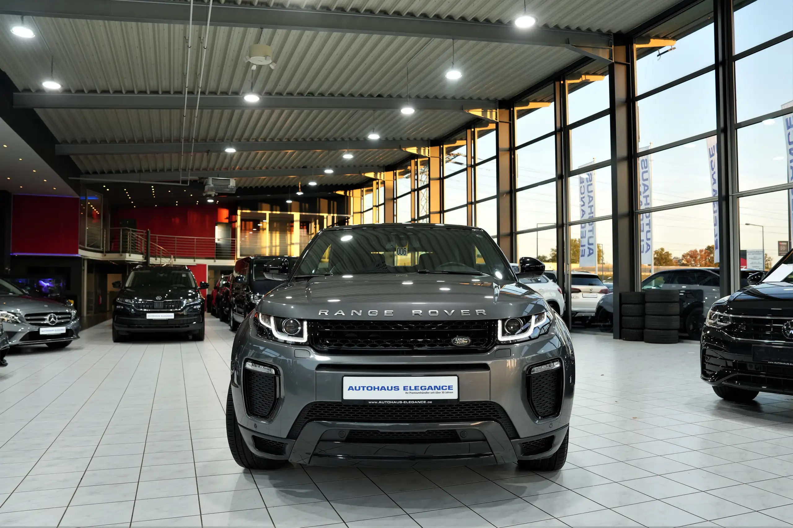 Land Rover - Range Rover Evoque