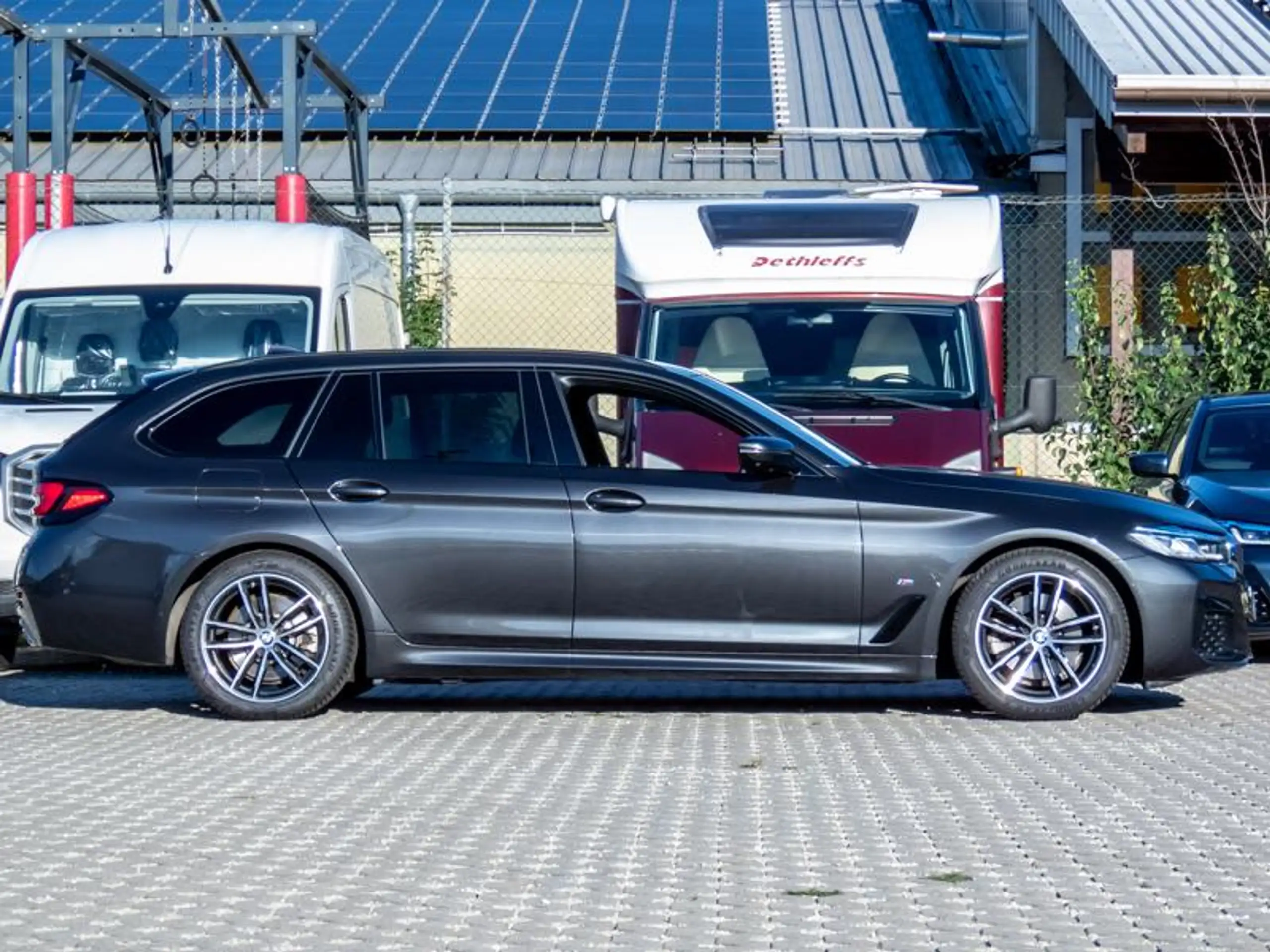 BMW - 520