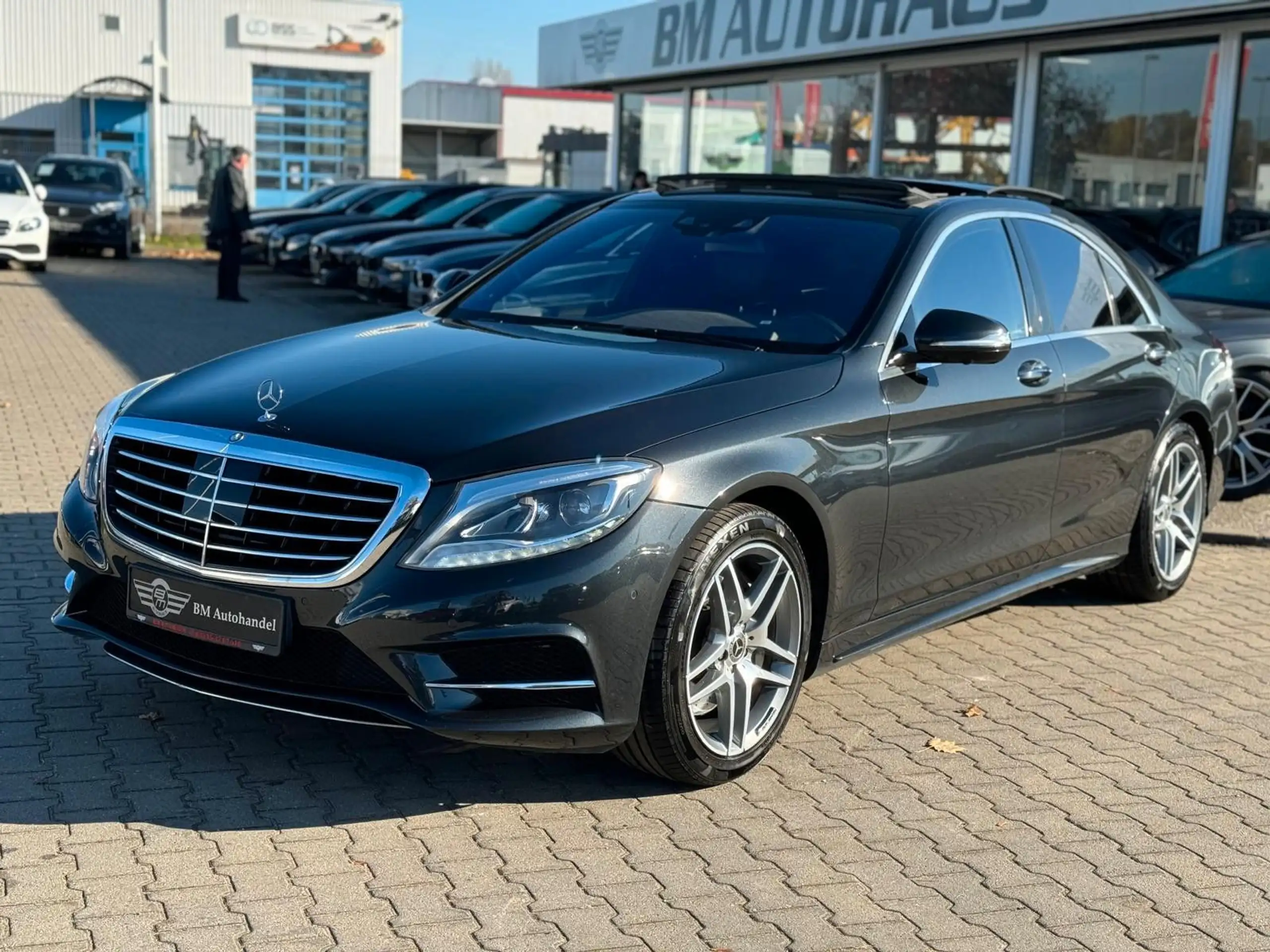 Mercedes-Benz - S 500