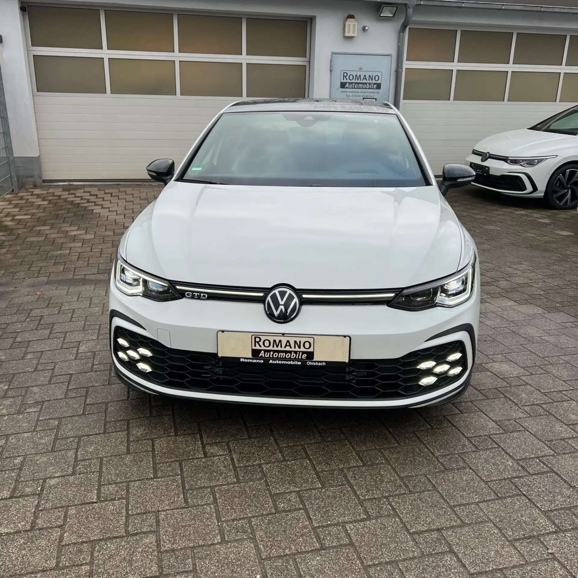 Volkswagen - Golf