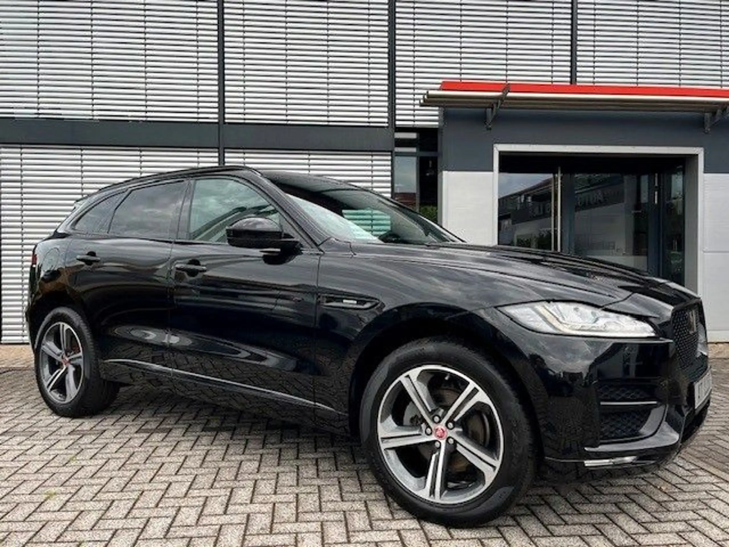 Jaguar - F-Pace