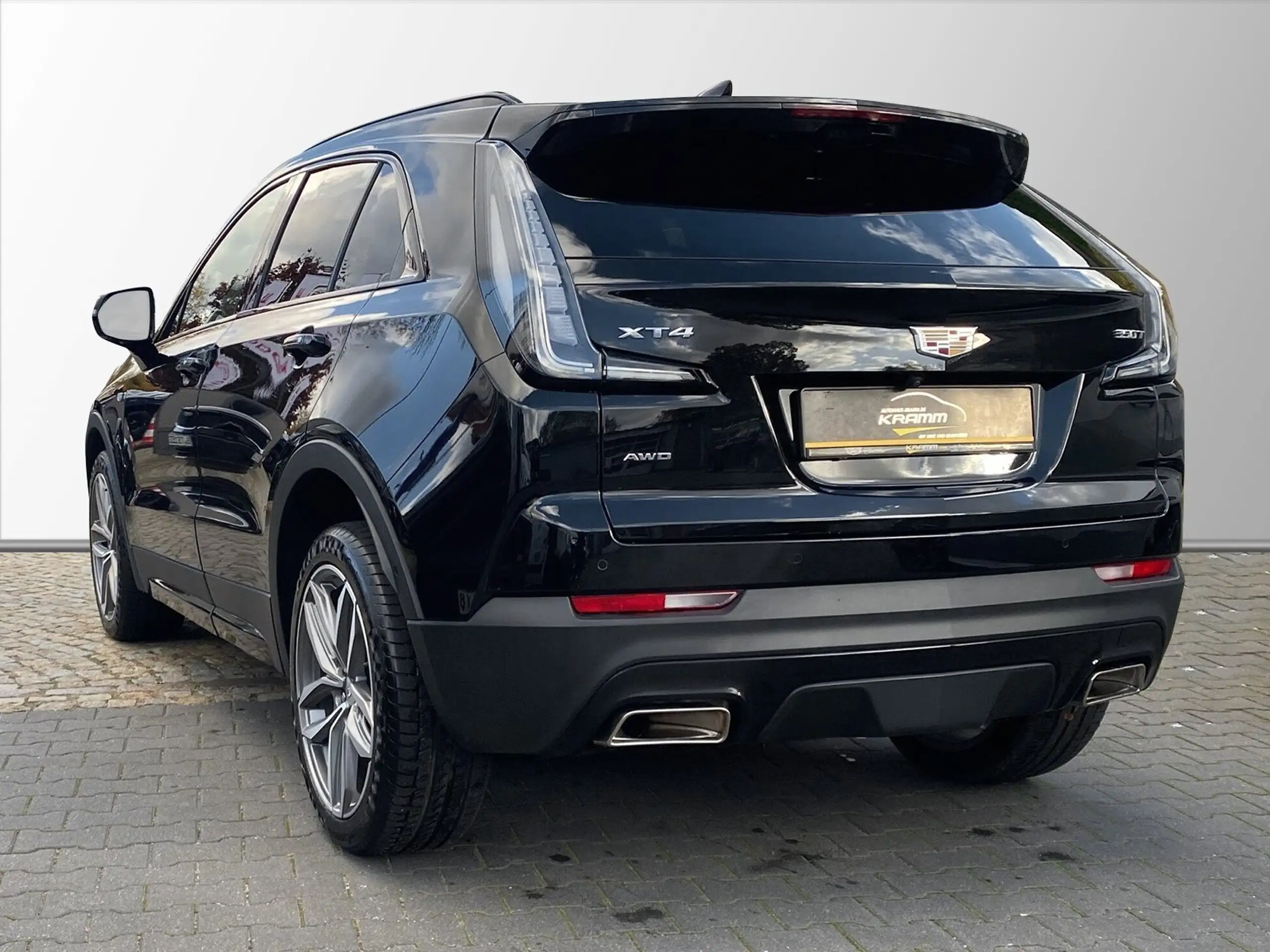 Cadillac - XT4