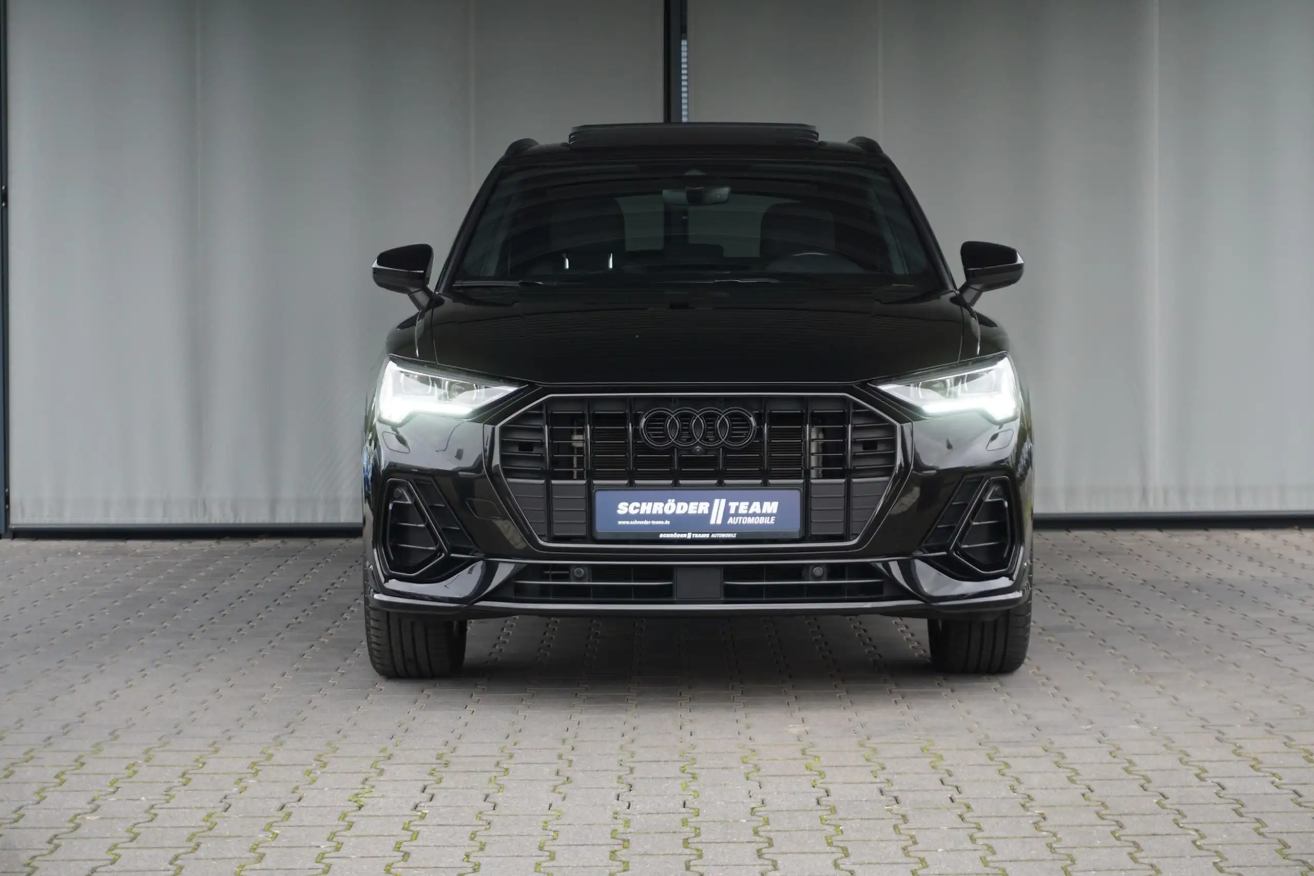 Audi - Q3