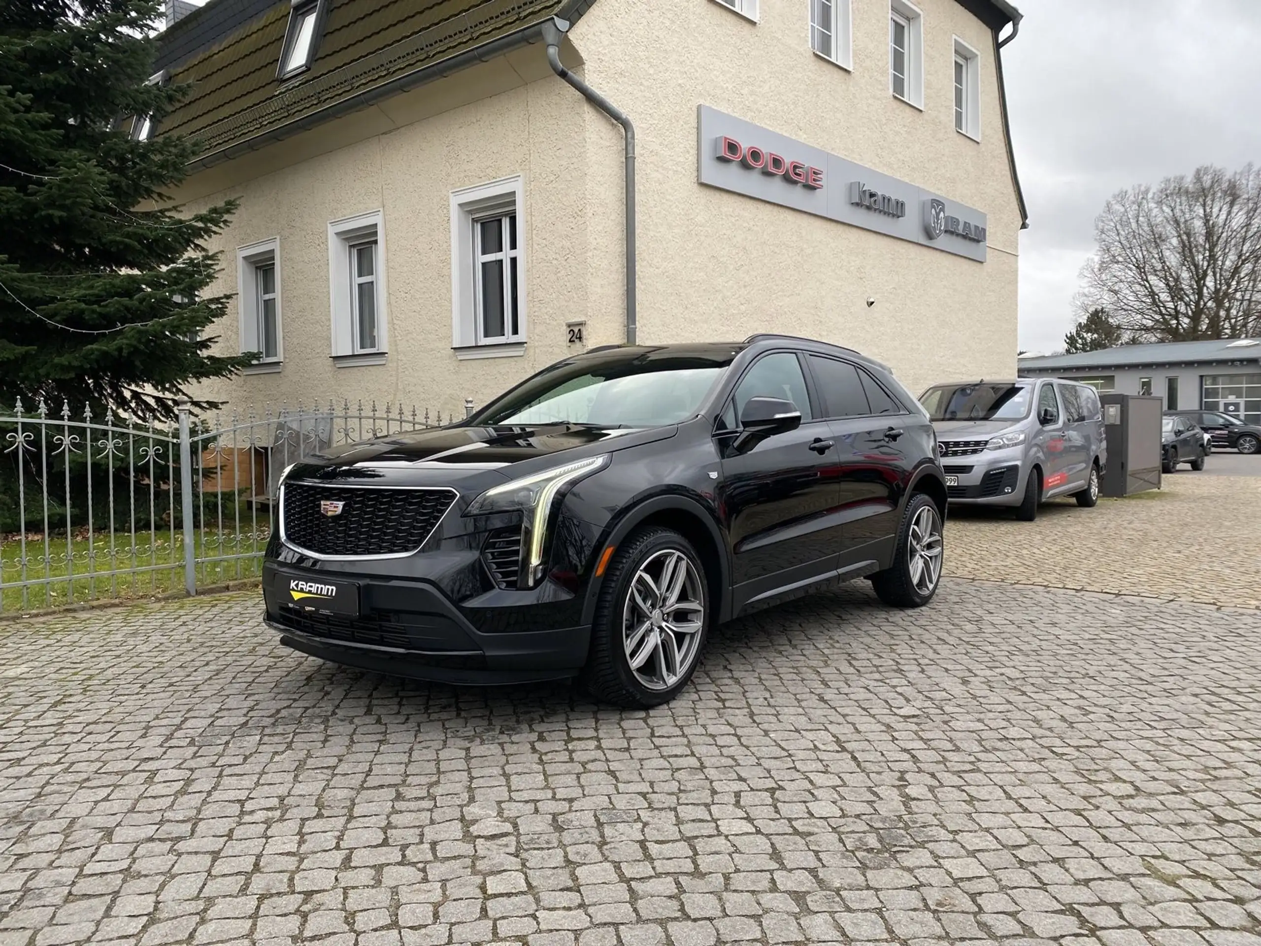 Cadillac - XT4