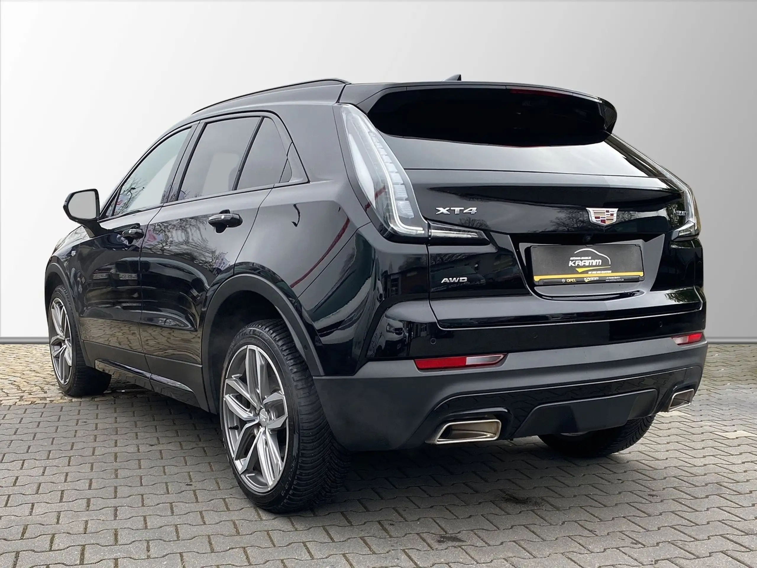 Cadillac - XT4