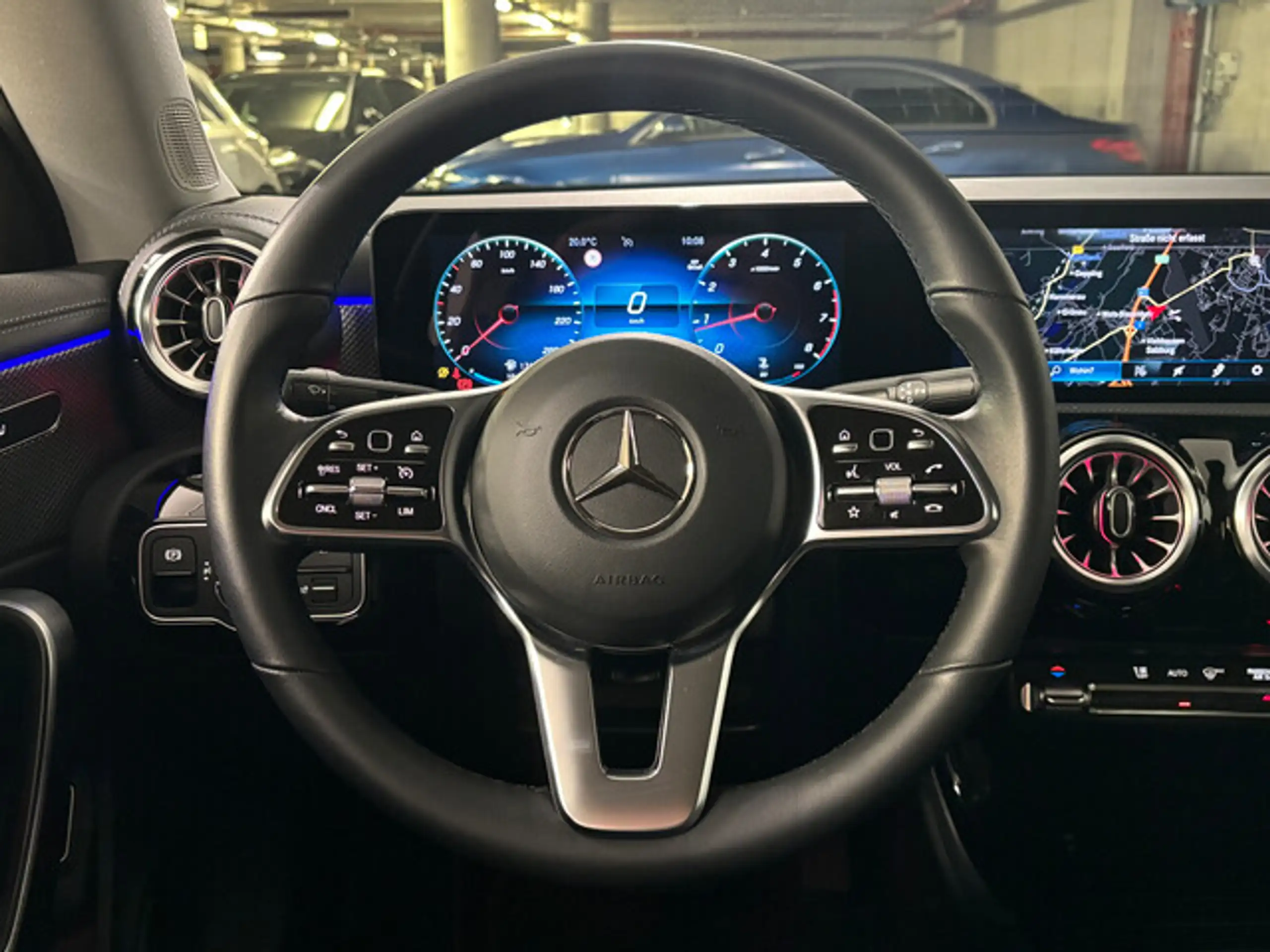 Mercedes-Benz - CLA 180