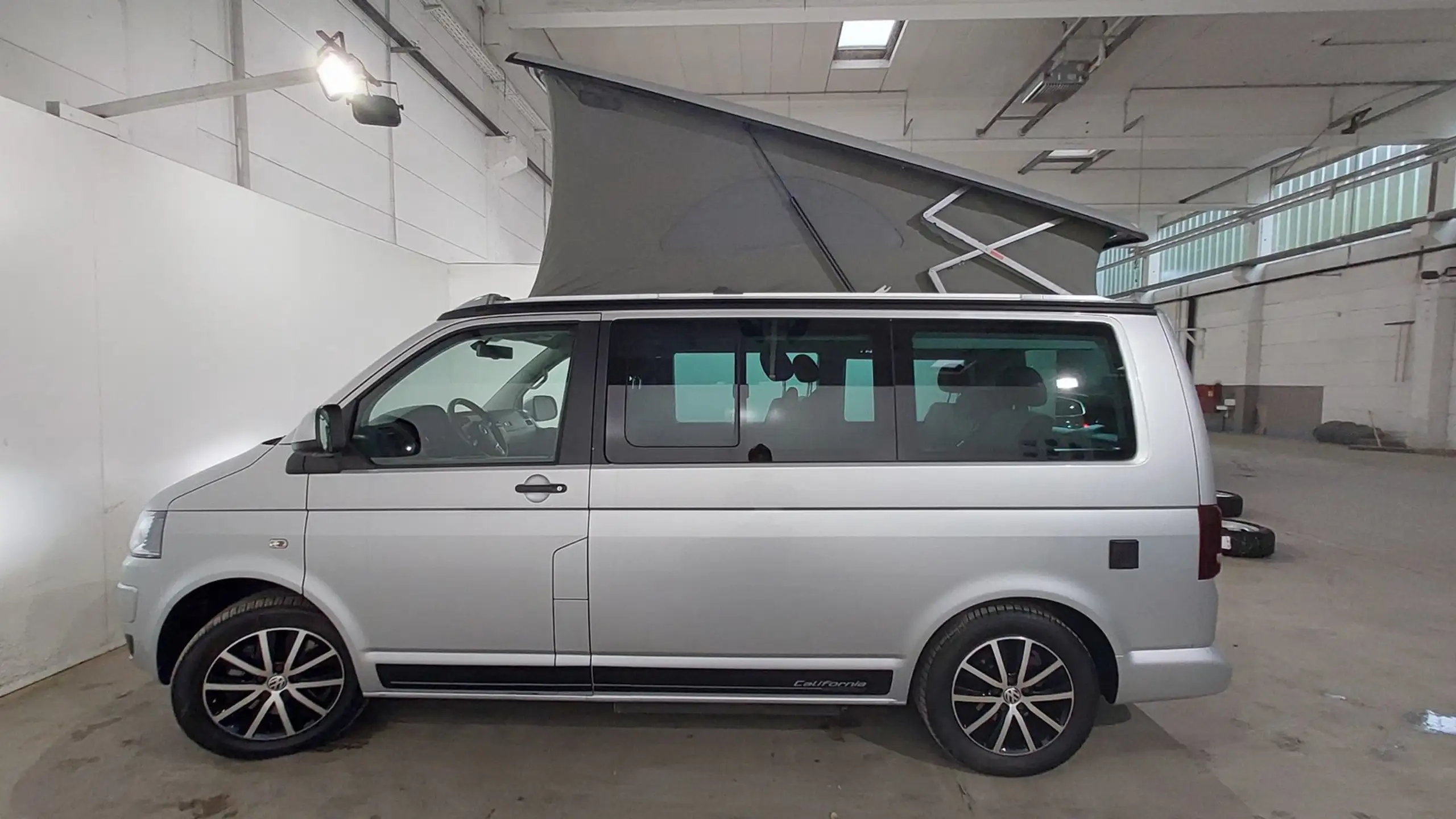 Volkswagen - T5 California