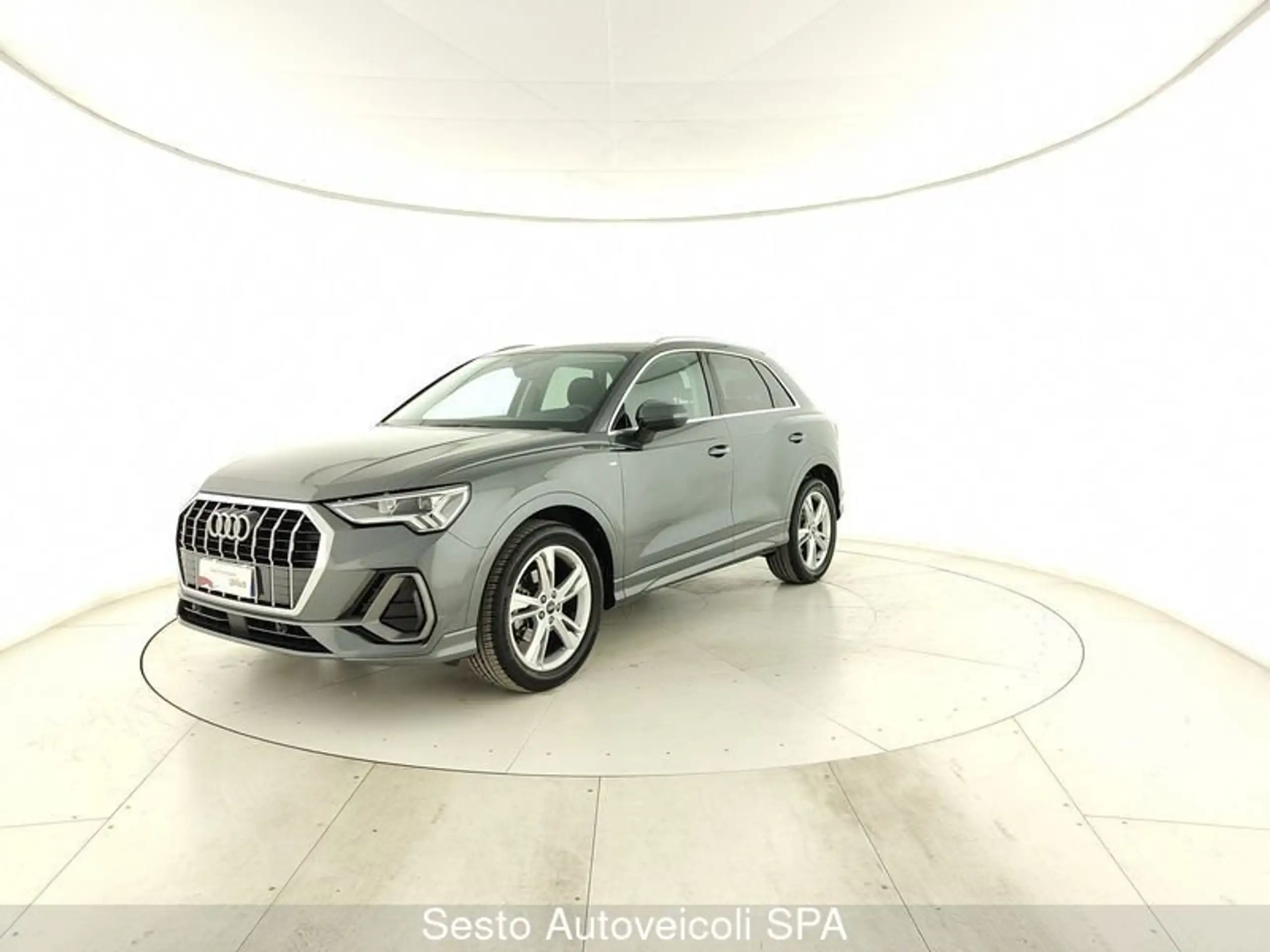 Audi - Q3