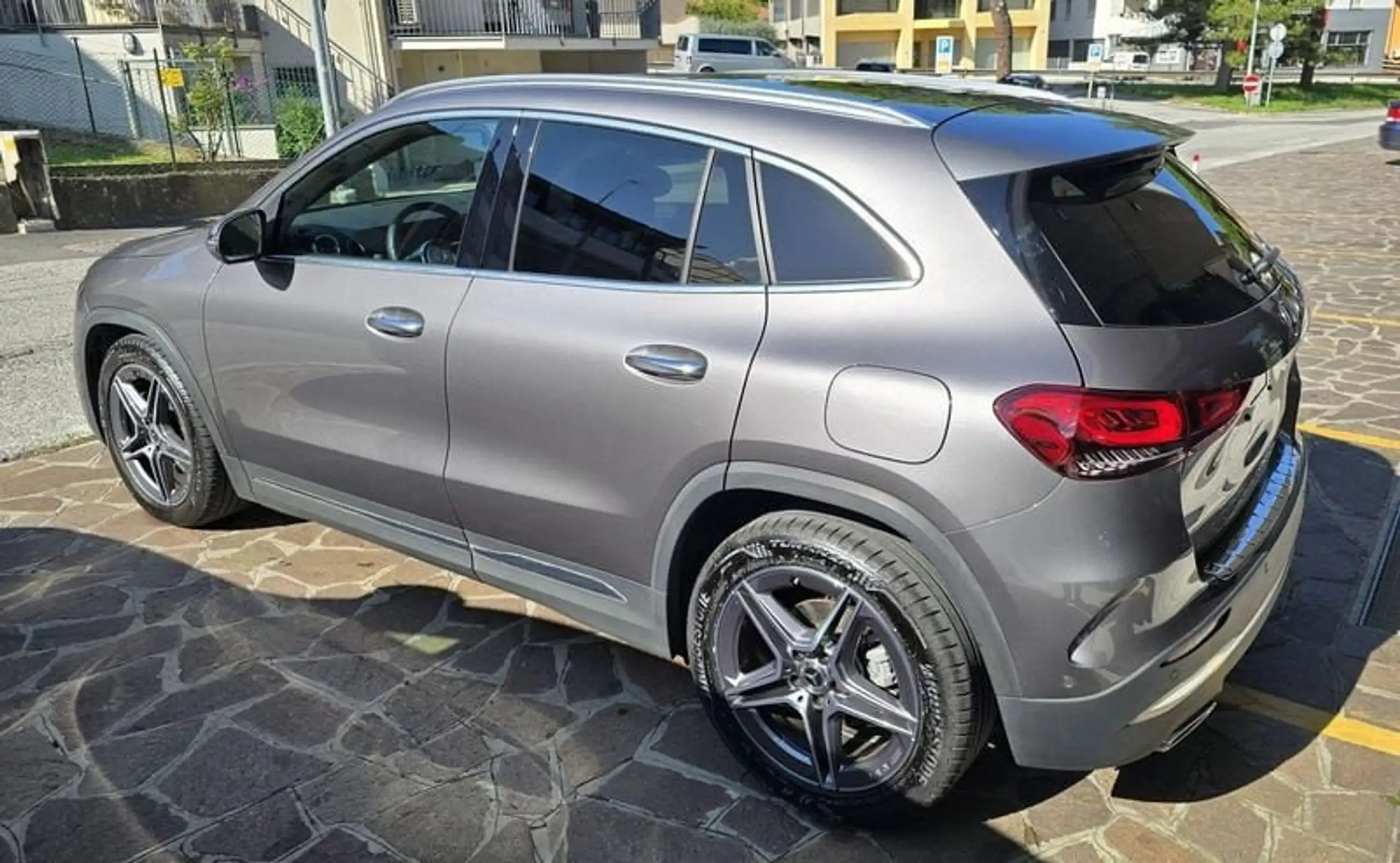 Mercedes-Benz - GLA 200