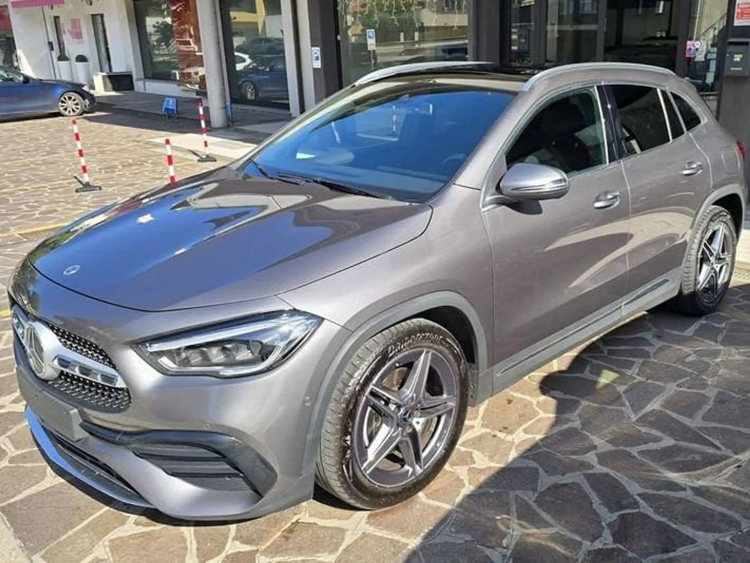 Mercedes-Benz - GLA 200