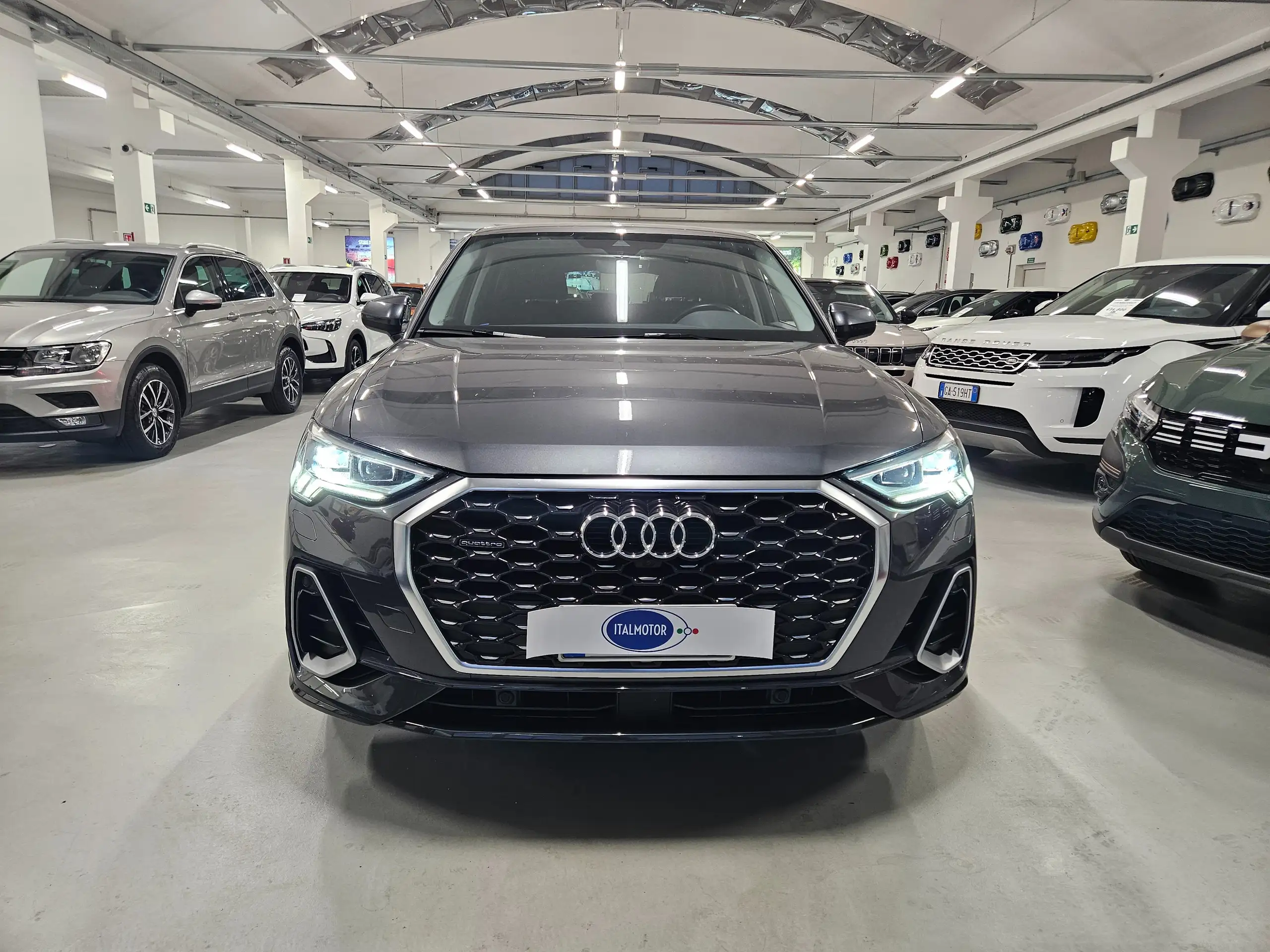 Audi - Q3