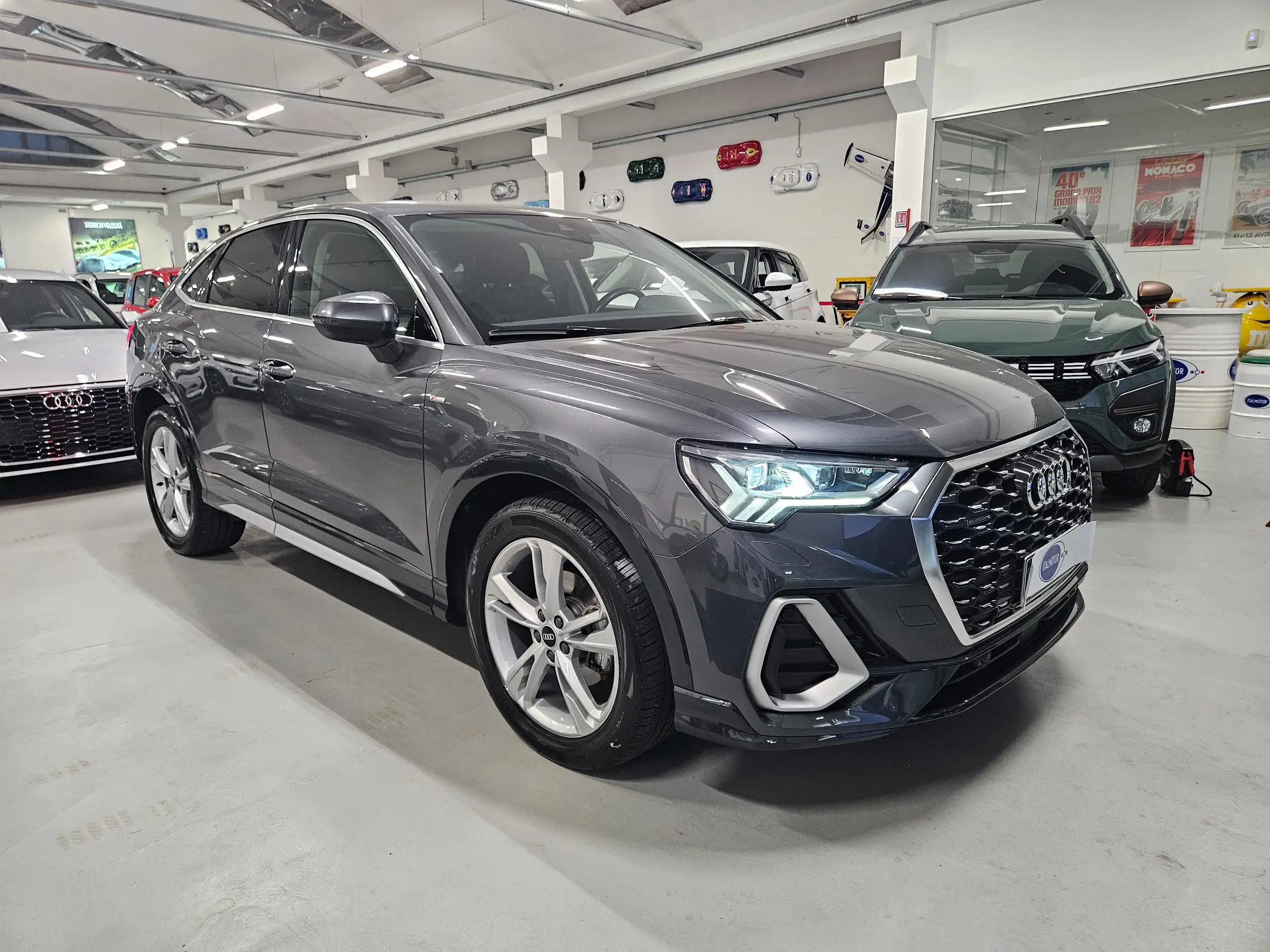 Audi - Q3