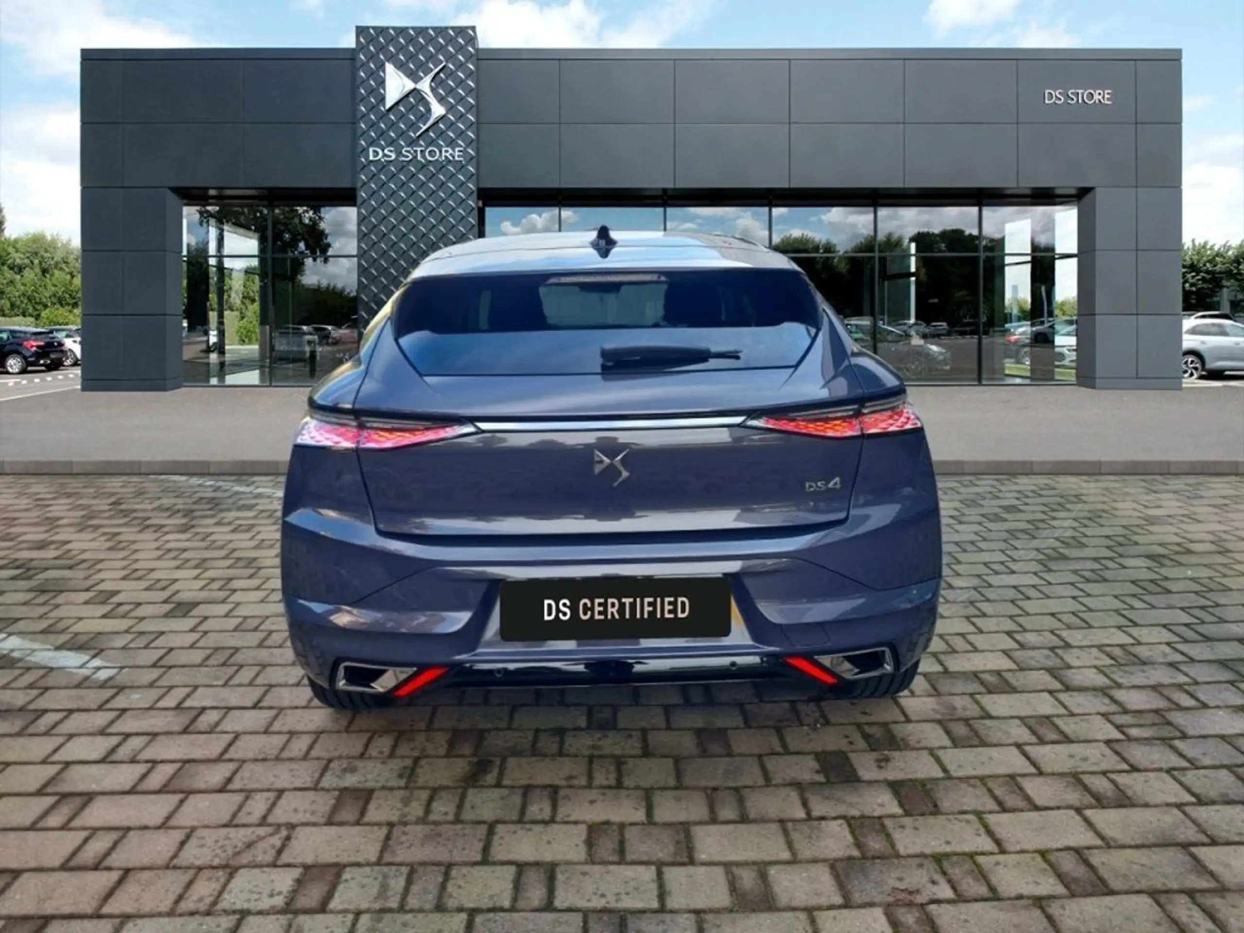 DS Automobiles - DS 4