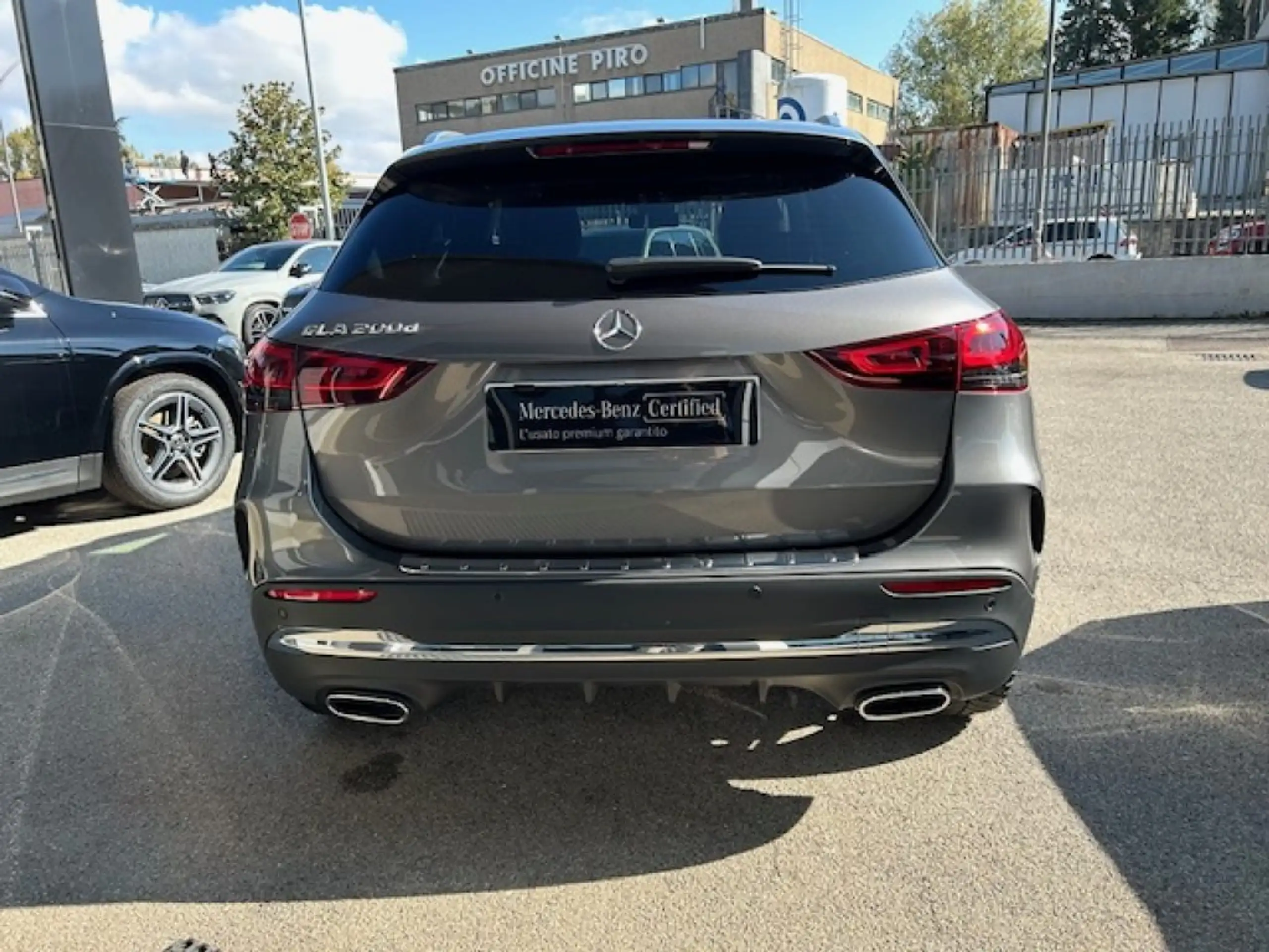 Mercedes-Benz - GLA 200