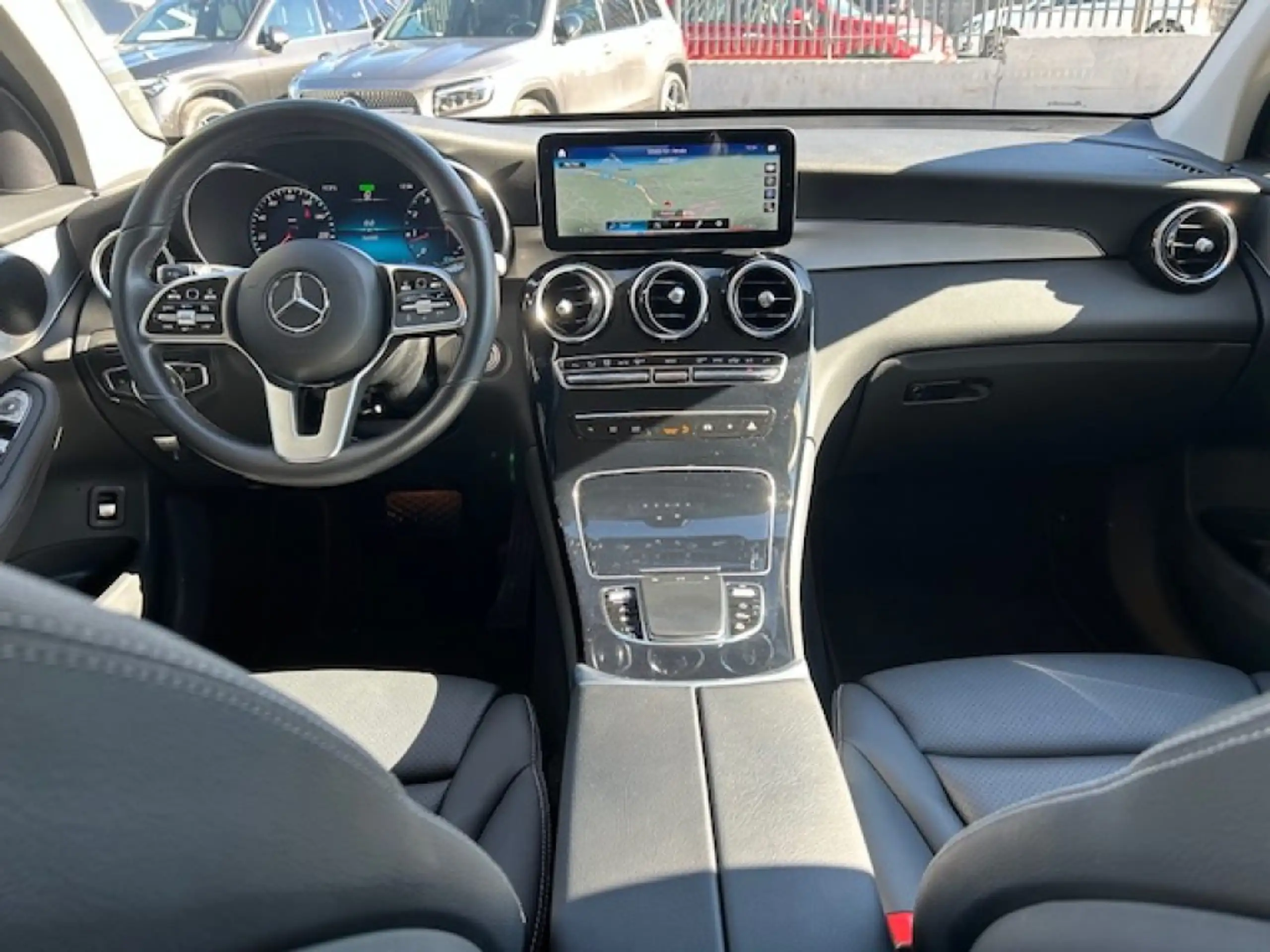 Mercedes-Benz - GLC 200