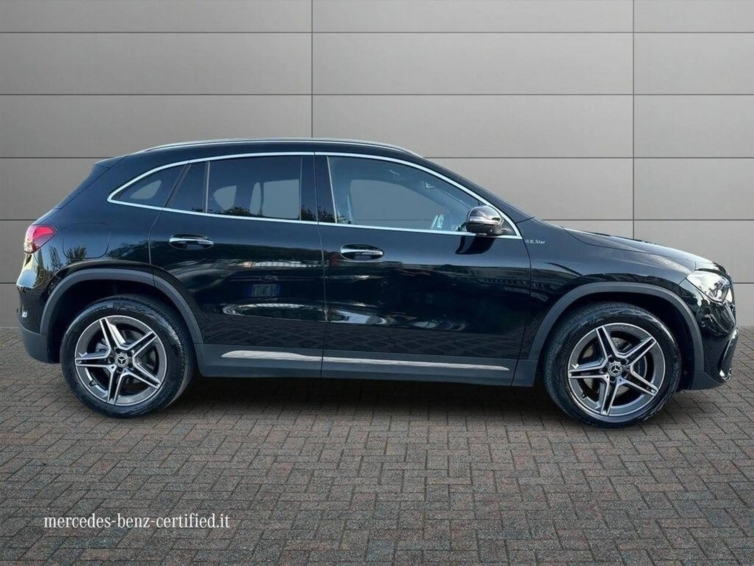 Mercedes-Benz - GLA 250