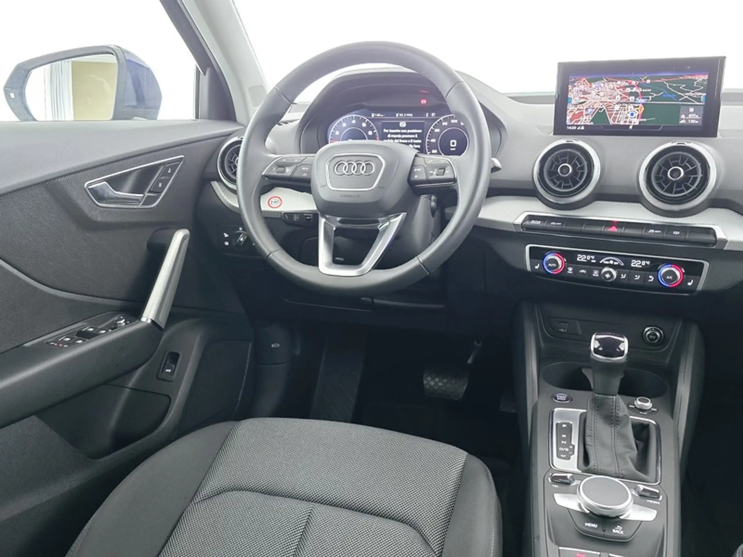 Audi - Q2