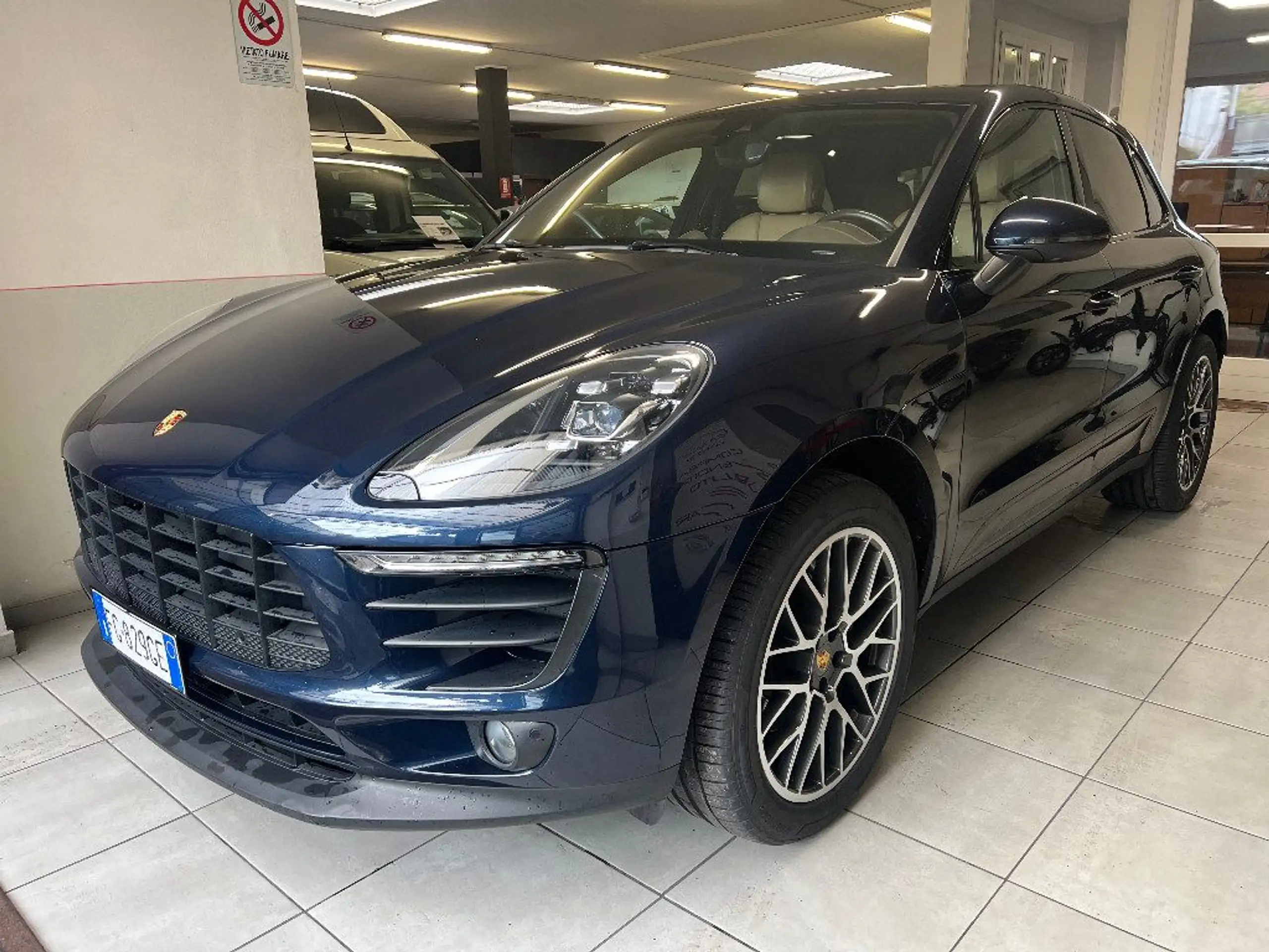 Porsche - Macan